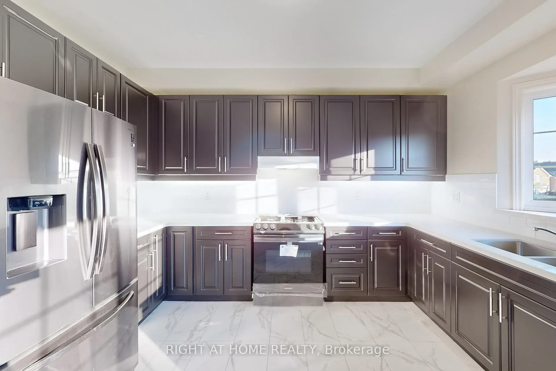 Photo 9 of 27 Creedon Crescent, Ajax, Northwest Ajax — HOMEH