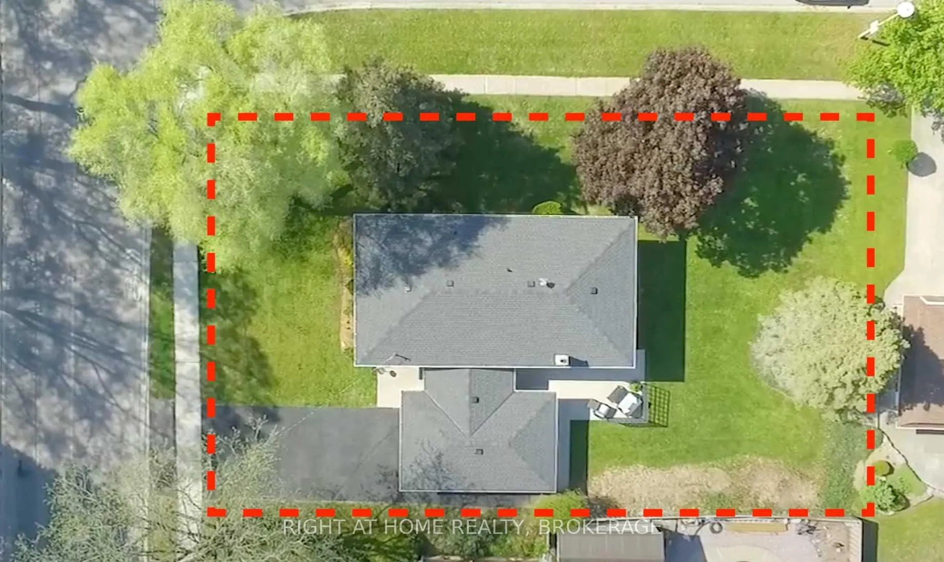 Photo 2 of 1190 Haist Street, Pelham, Fonthill — HOMEH