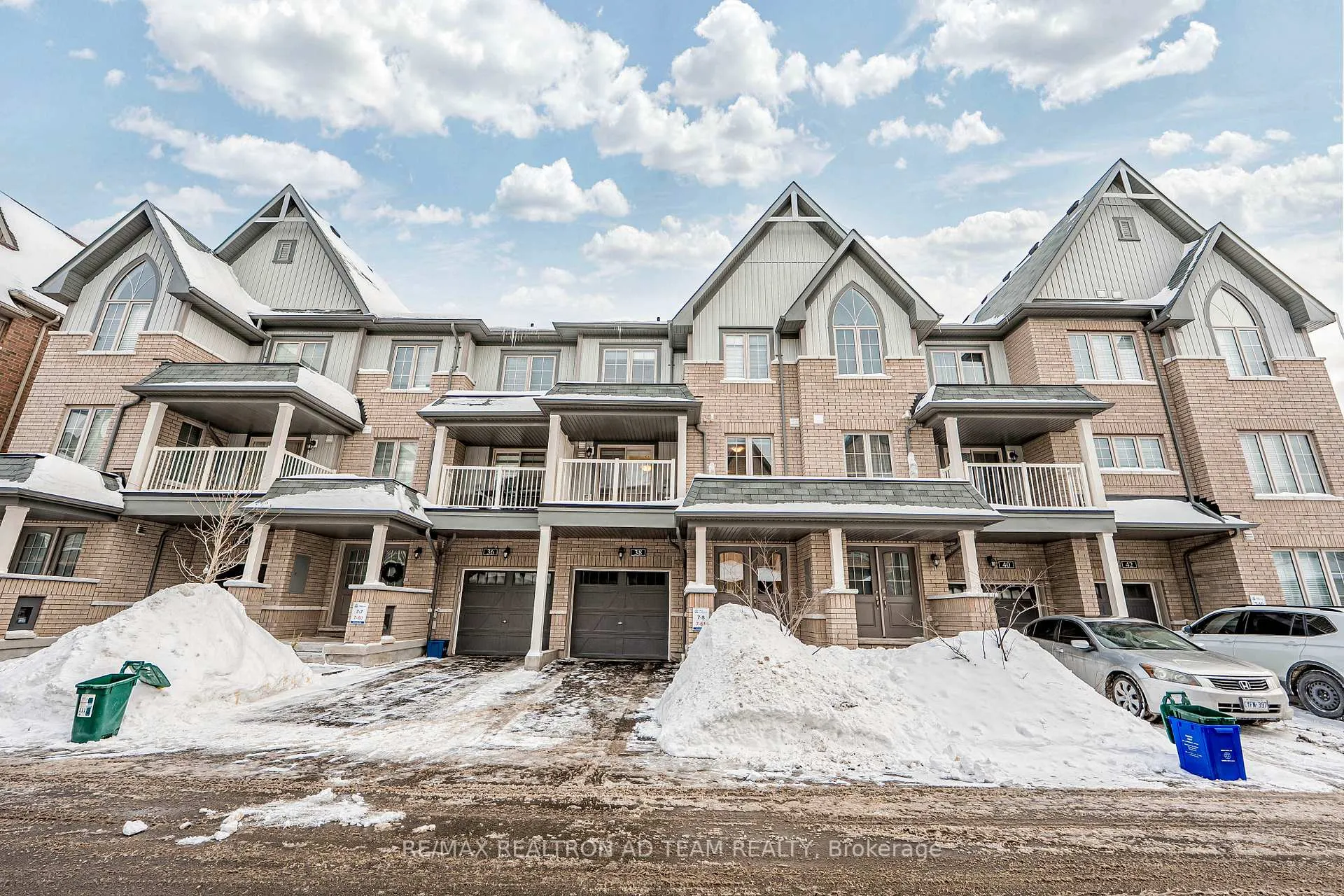Photo 2 of 38 Amulet Way, Whitby, Rolling Acres — HOMEH