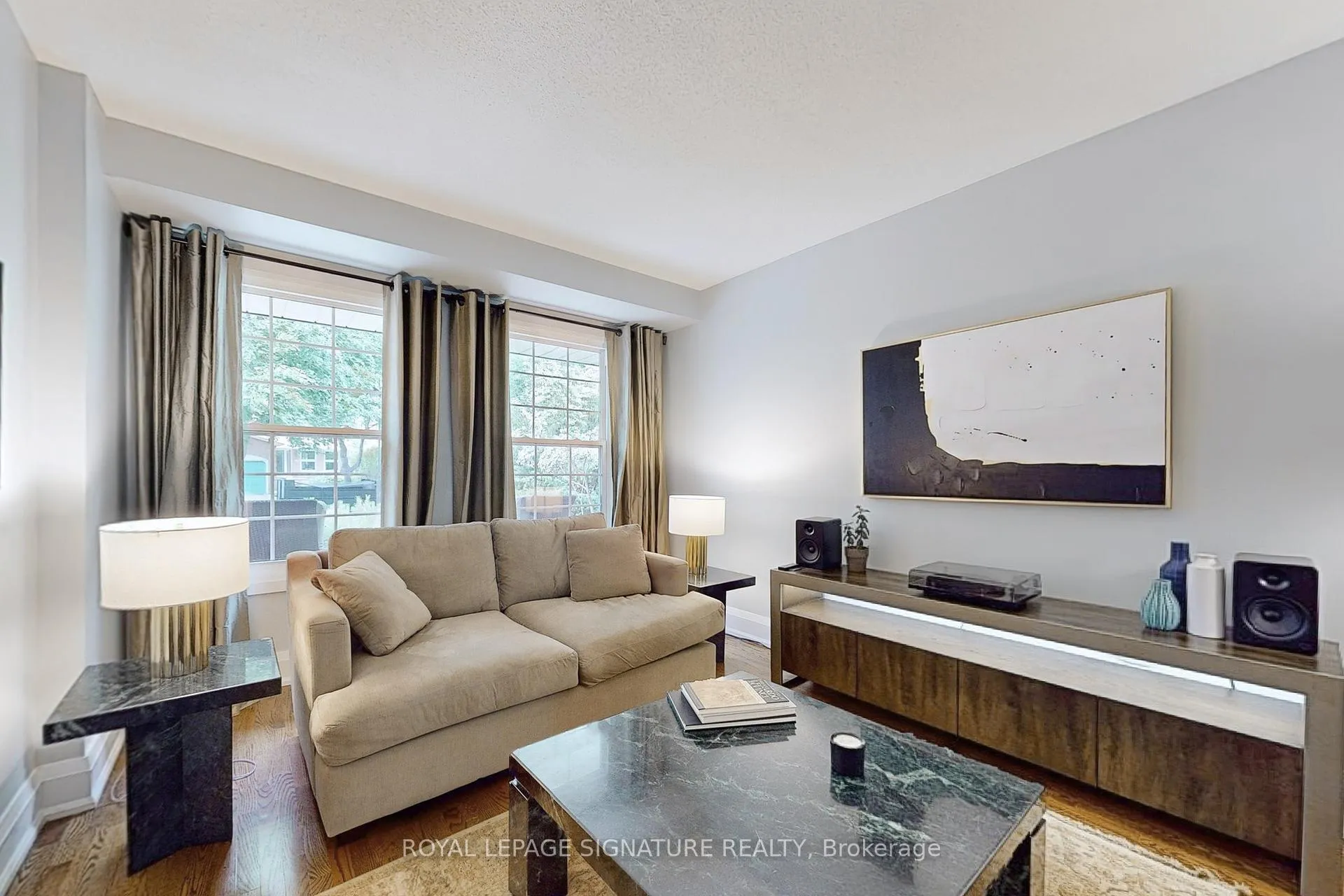 Photo 6 of 60 Ferndell Circle, Markham, Unionville — HOMEH