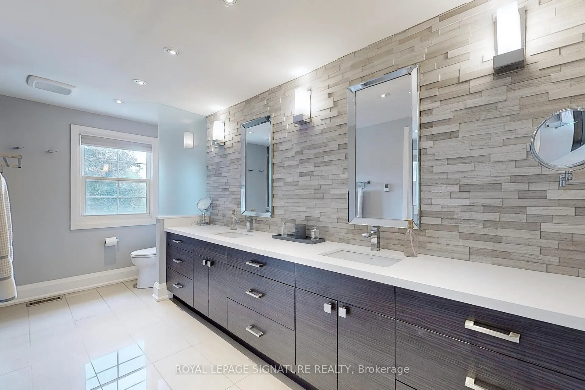 Photo 23 of 60 Ferndell Circle, Markham, Unionville — HOMEH