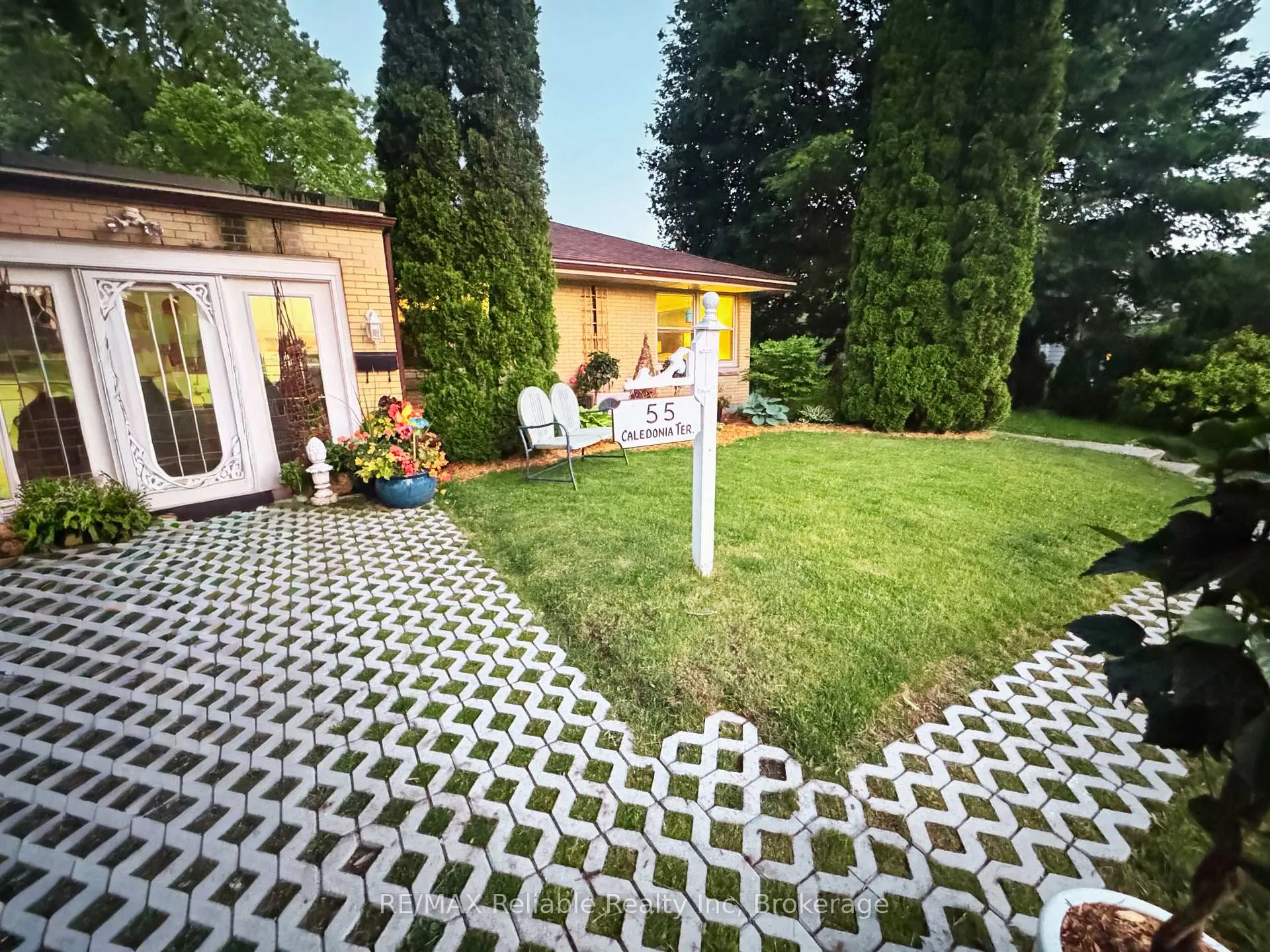 Photo 5 of 55 Caledonia Terrace, Goderich, Goderich (Town) — HOMEH