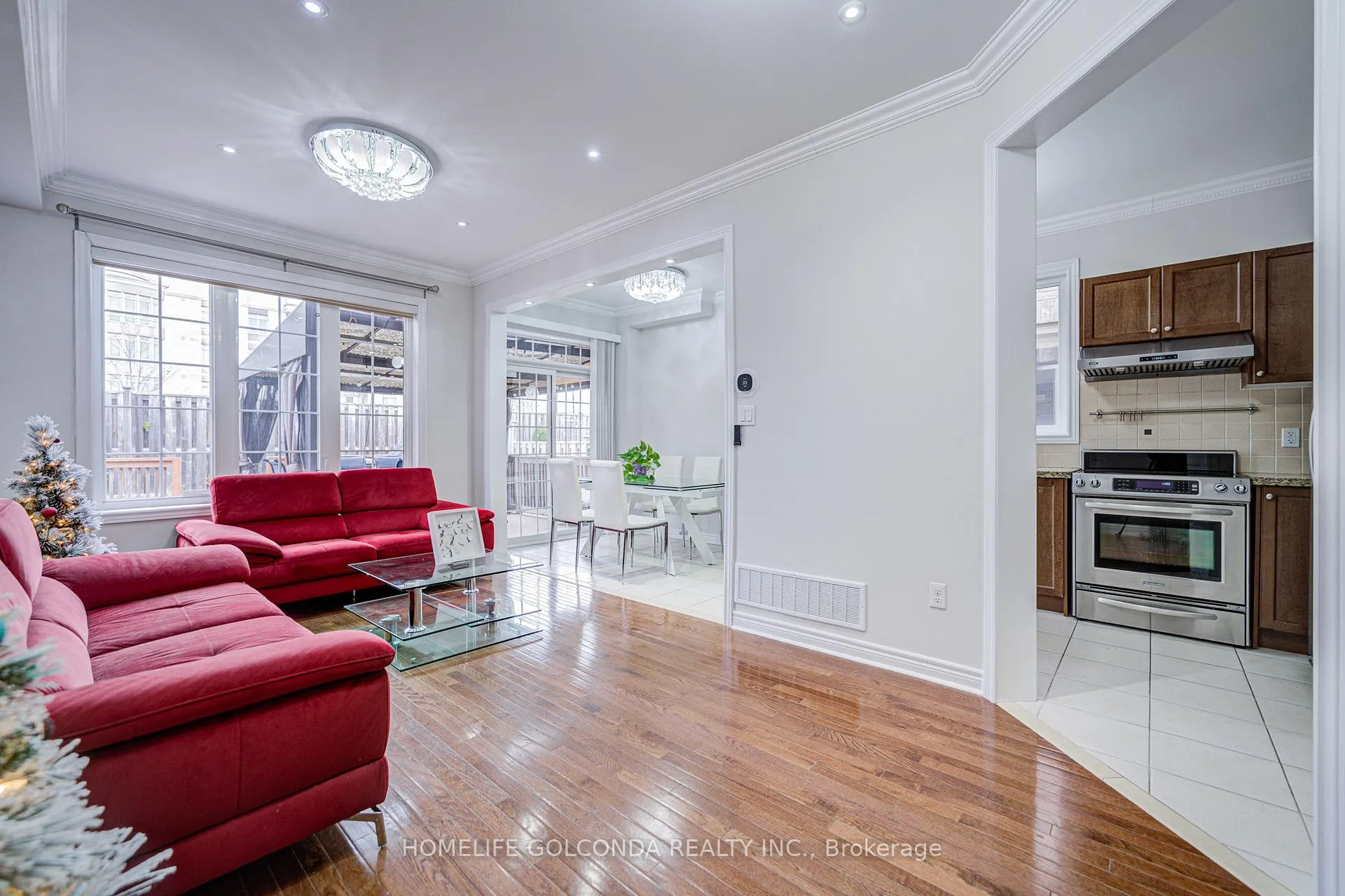 Photo 10 of 63 Kincaid Lane, Markham, Middlefield — HOMEH