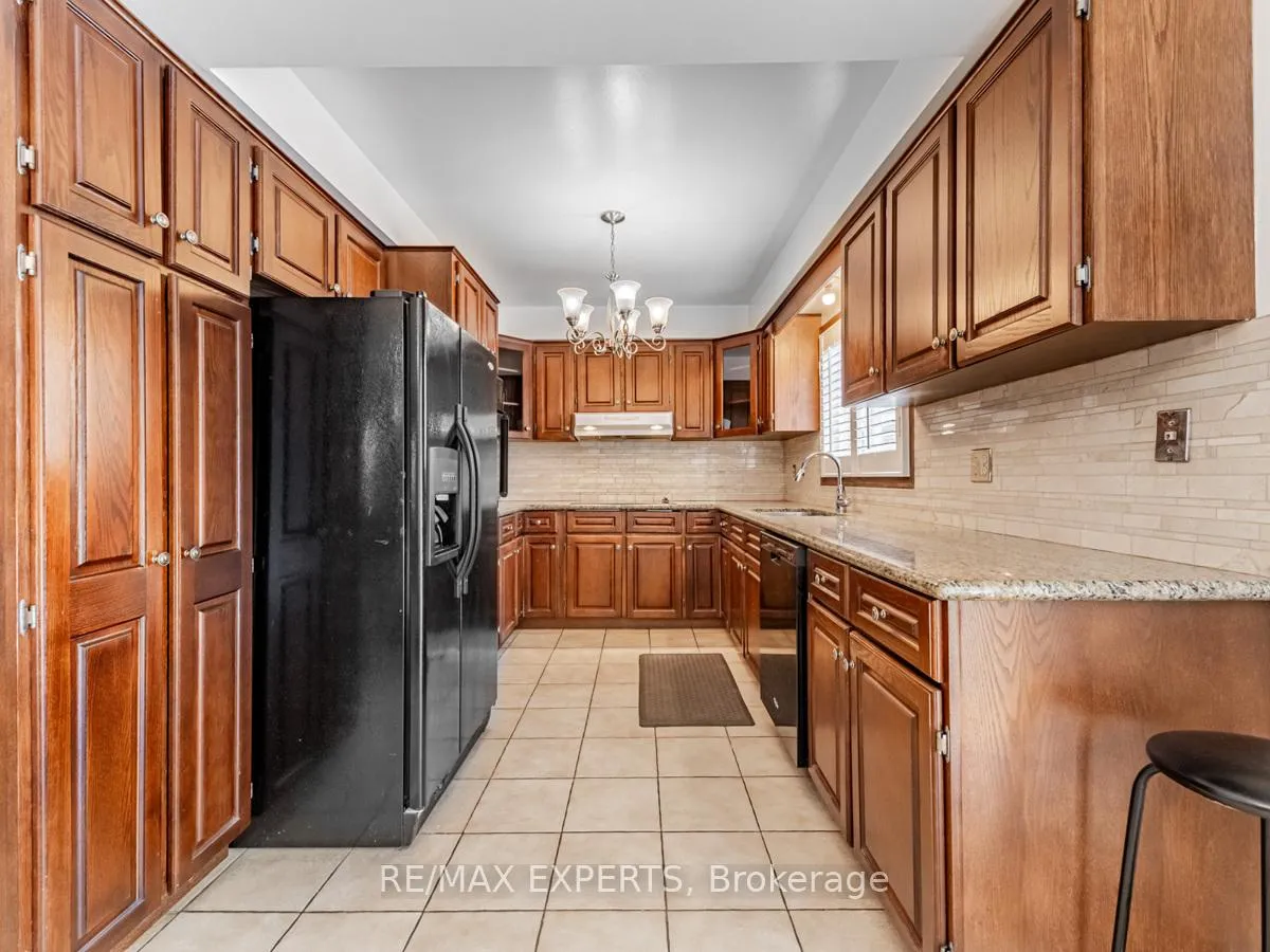 Photo 12 of 12 Arrowhead Drive, Vaughan, East Woodbridge — HOMEH