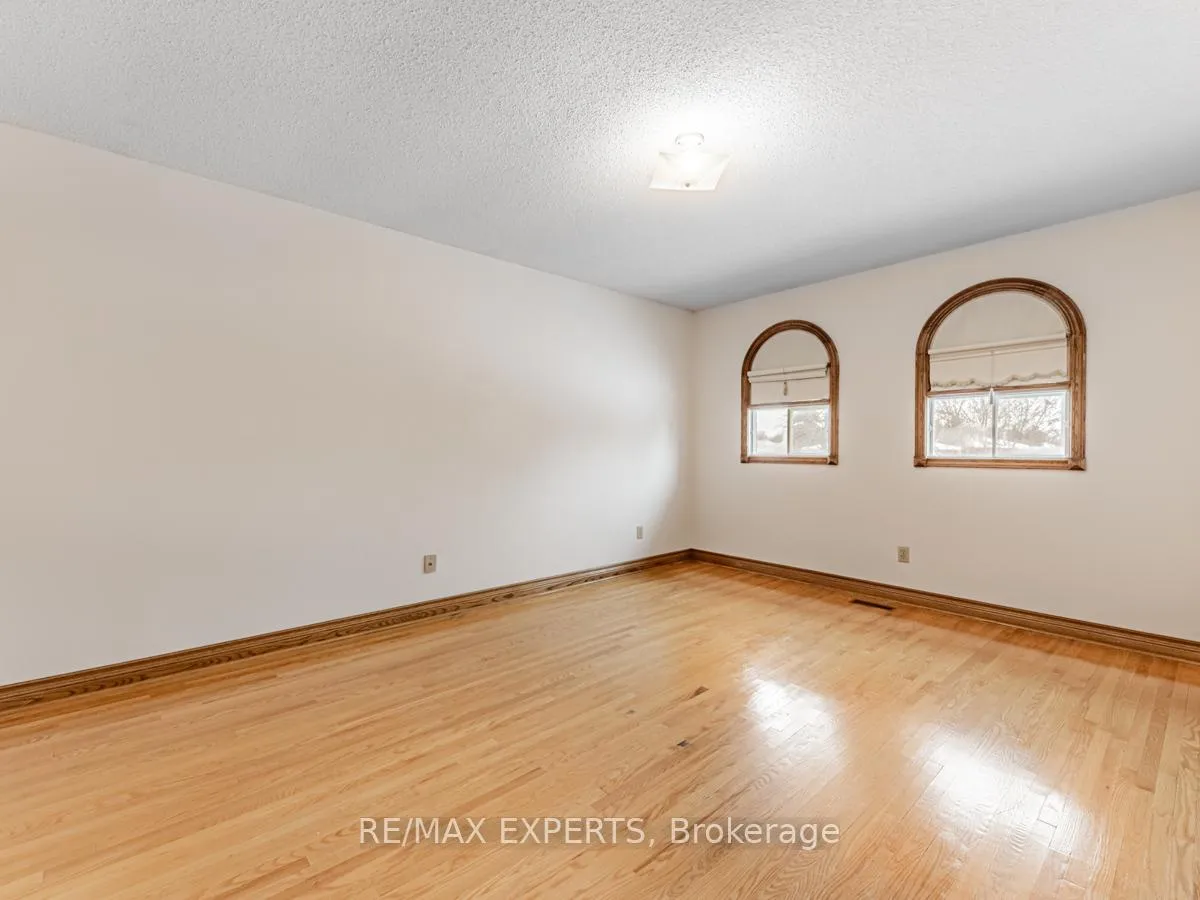 Photo 20 of 12 Arrowhead Drive, Vaughan, East Woodbridge — HOMEH
