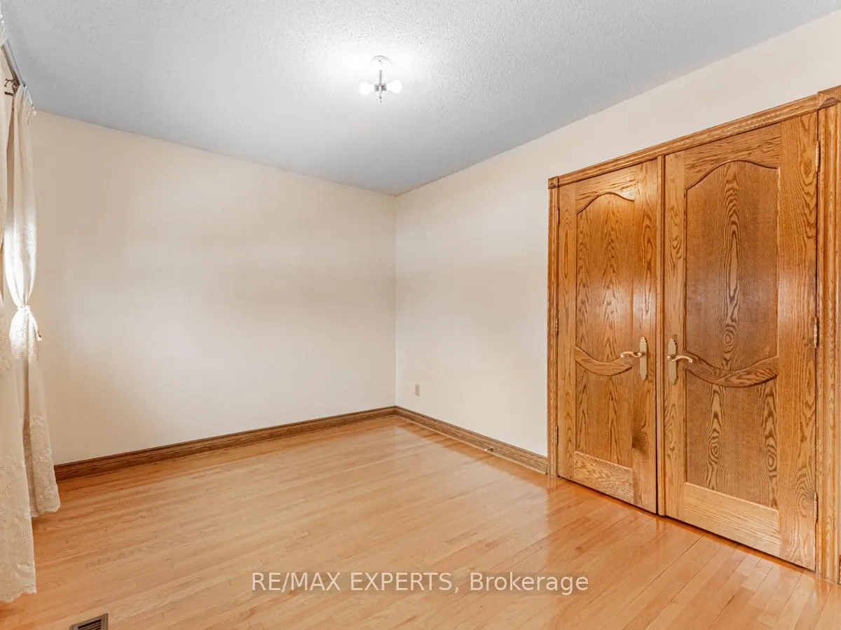 Photo 23 of 12 Arrowhead Drive, Vaughan, East Woodbridge — HOMEH