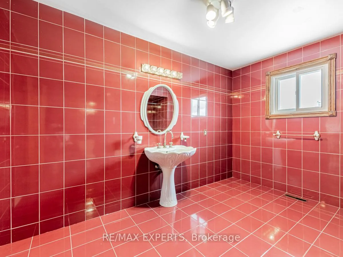 Photo 25 of 12 Arrowhead Drive, Vaughan, East Woodbridge — HOMEH