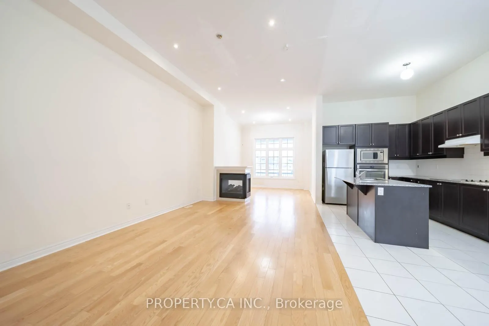 Photo 4 of 120 Braebrook Drive, Whitby, Rolling Acres — HOMEH
