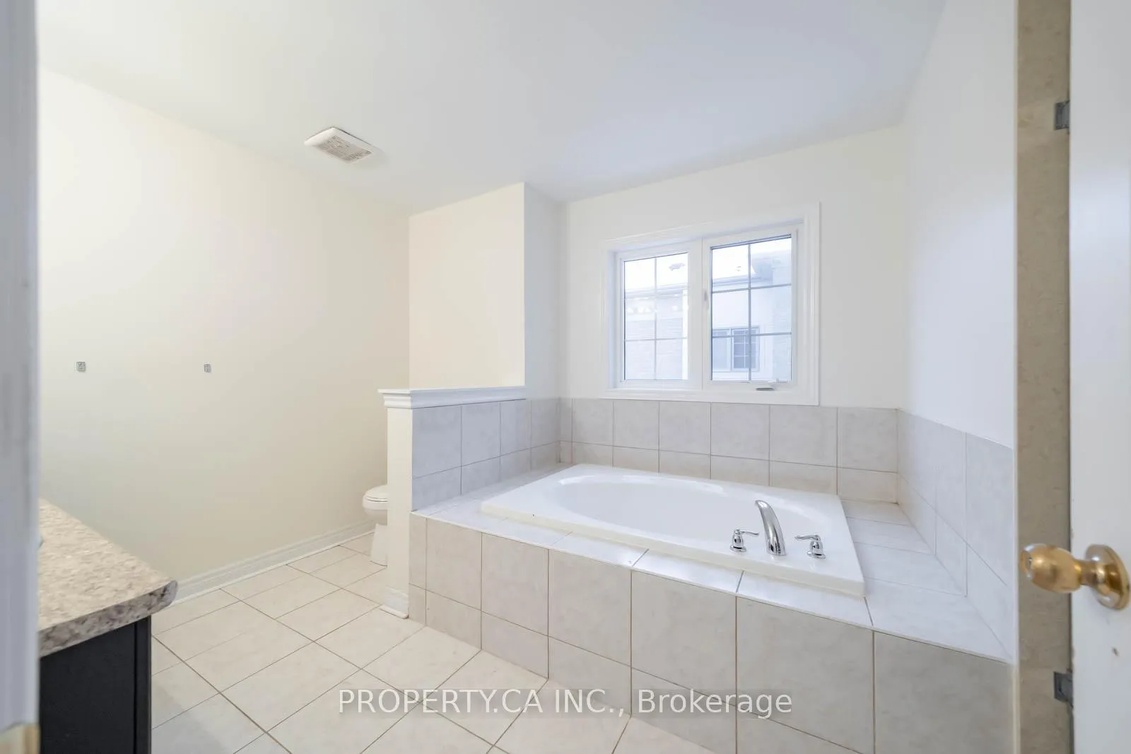 Photo 17 of 120 Braebrook Drive, Whitby, Rolling Acres — HOMEH