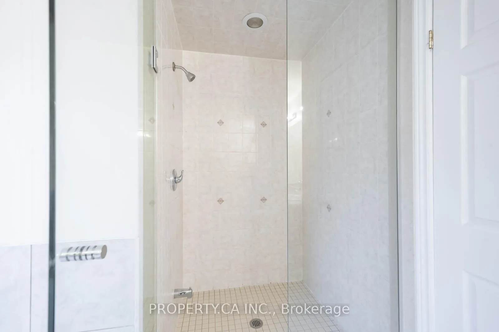 Photo 18 of 120 Braebrook Drive, Whitby, Rolling Acres — HOMEH