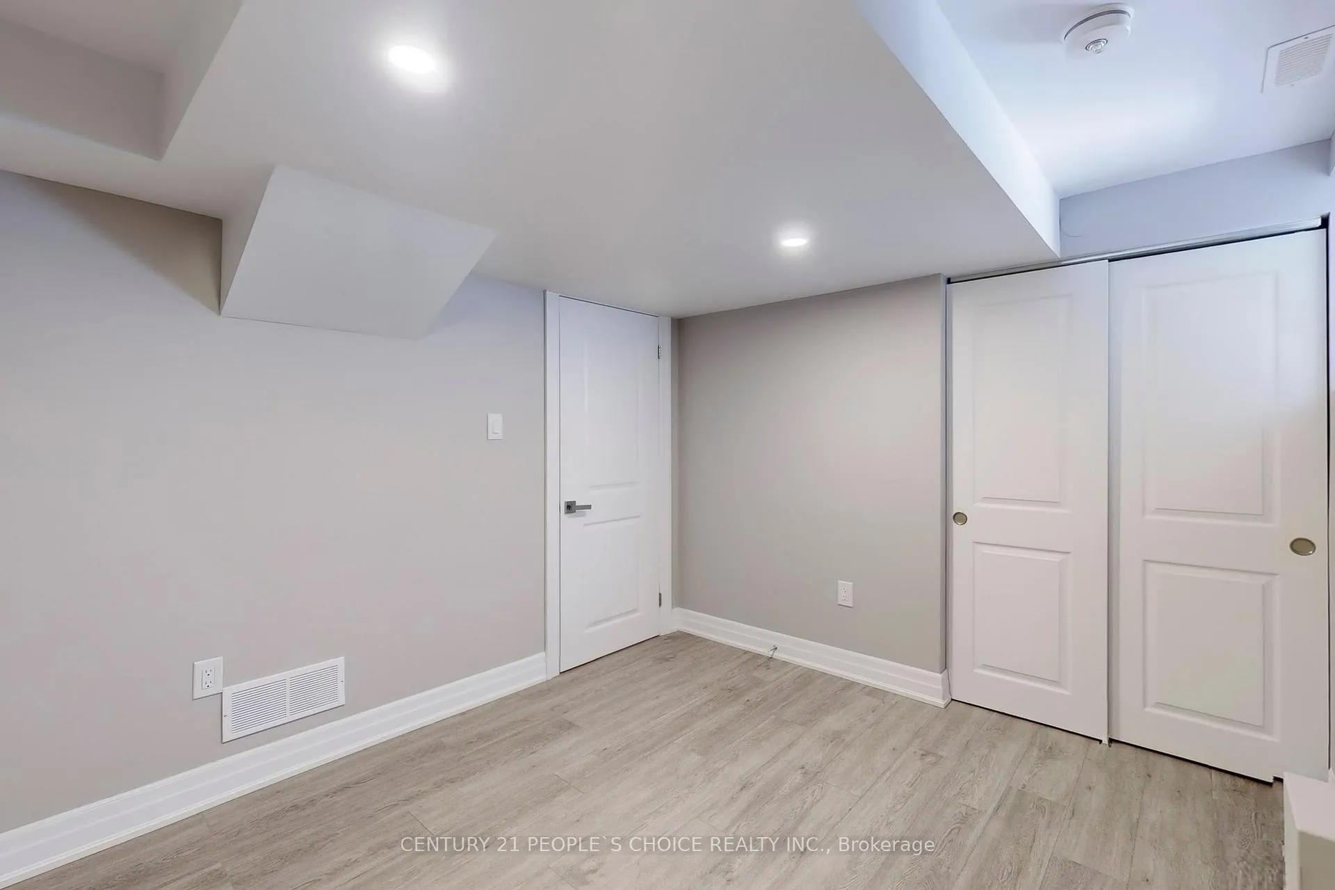 Photo 38 of 71 Walker Boulevard, New Tecumseth, Alliston — HOMEH