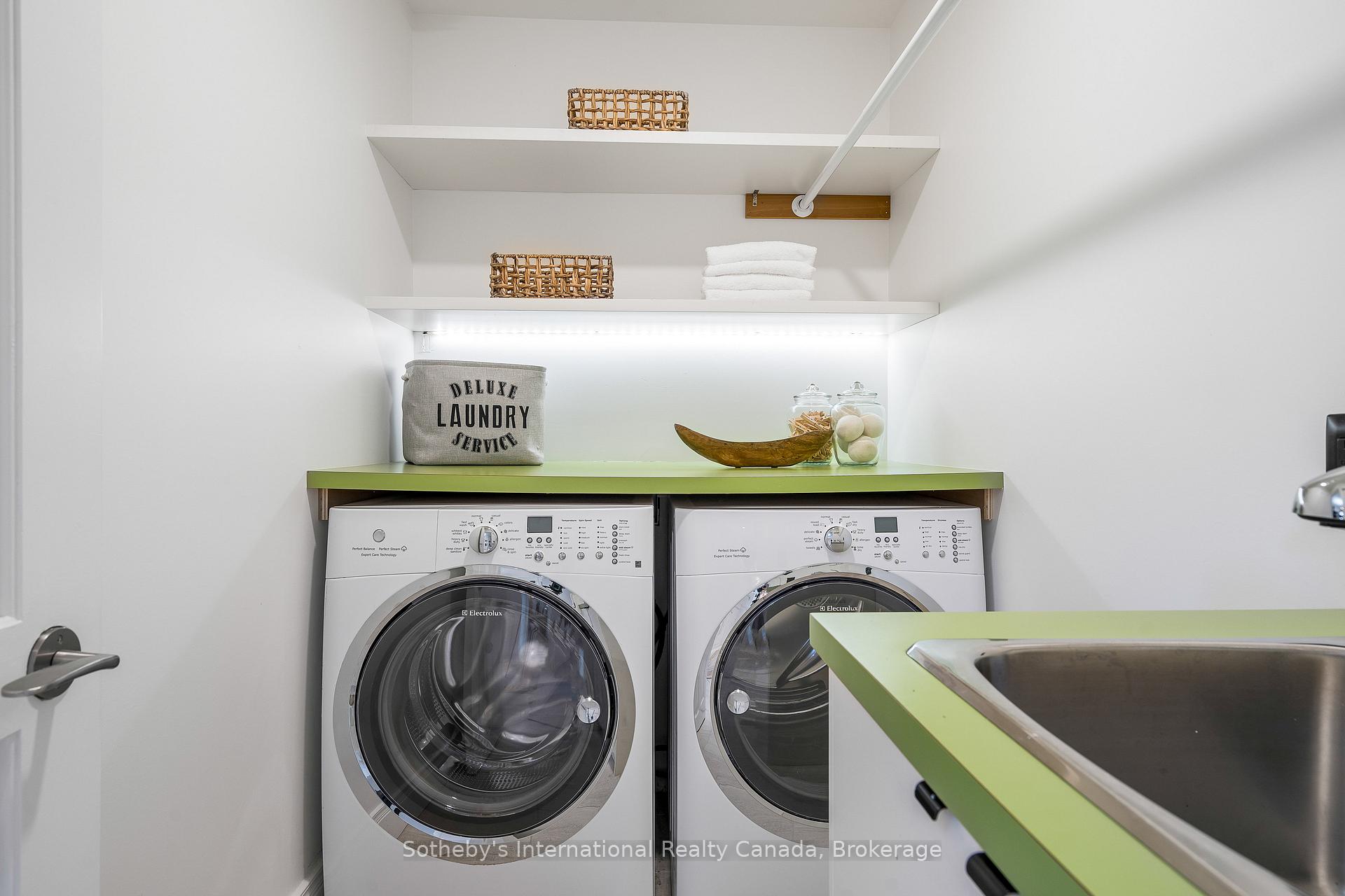 Photo 4 of 164 Bartlett Boulevard, Collingwood — HOMEH