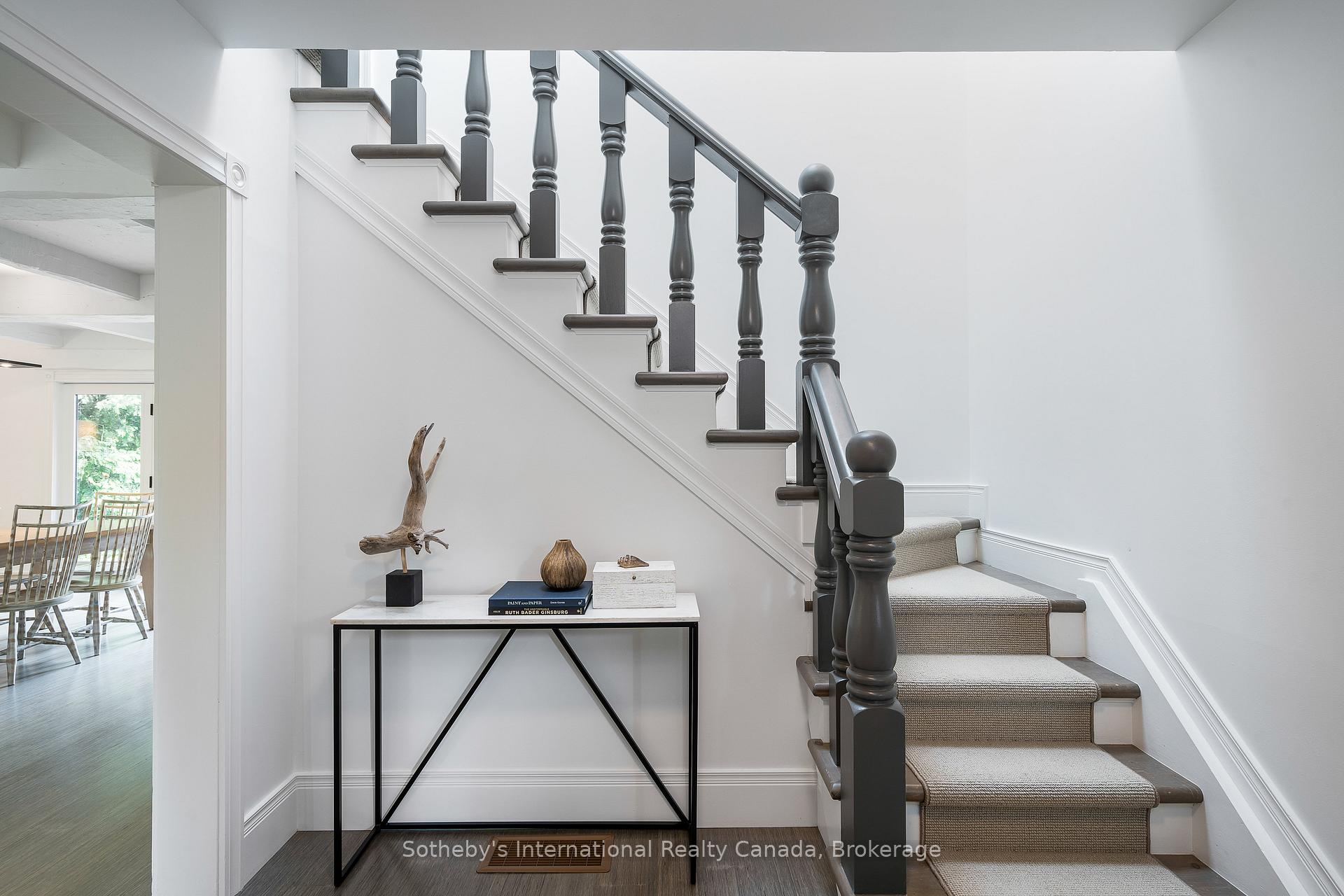 Photo 5 of 164 Bartlett Boulevard, Collingwood — HOMEH