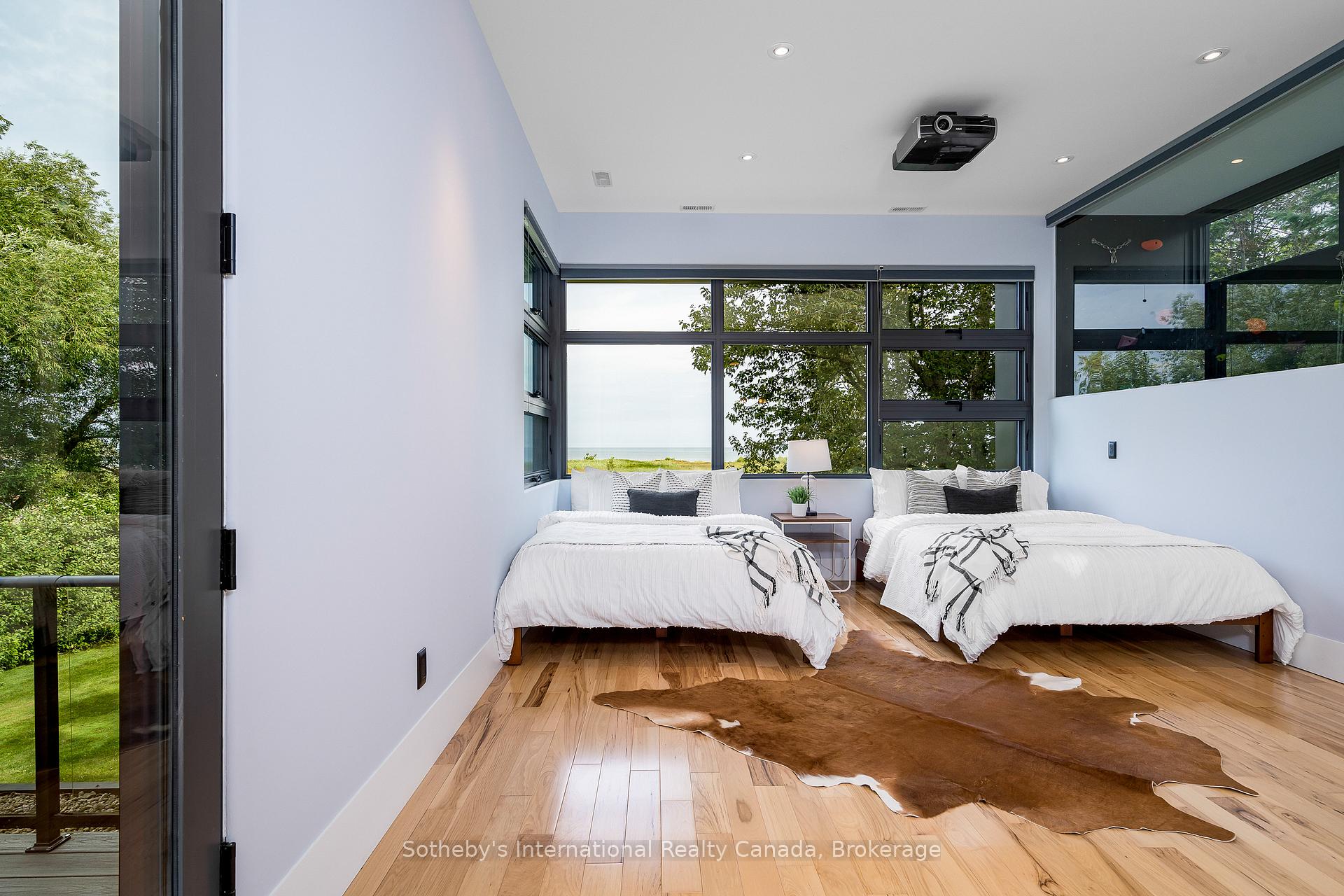 Photo 12 of 164 Bartlett Boulevard, Collingwood — HOMEH