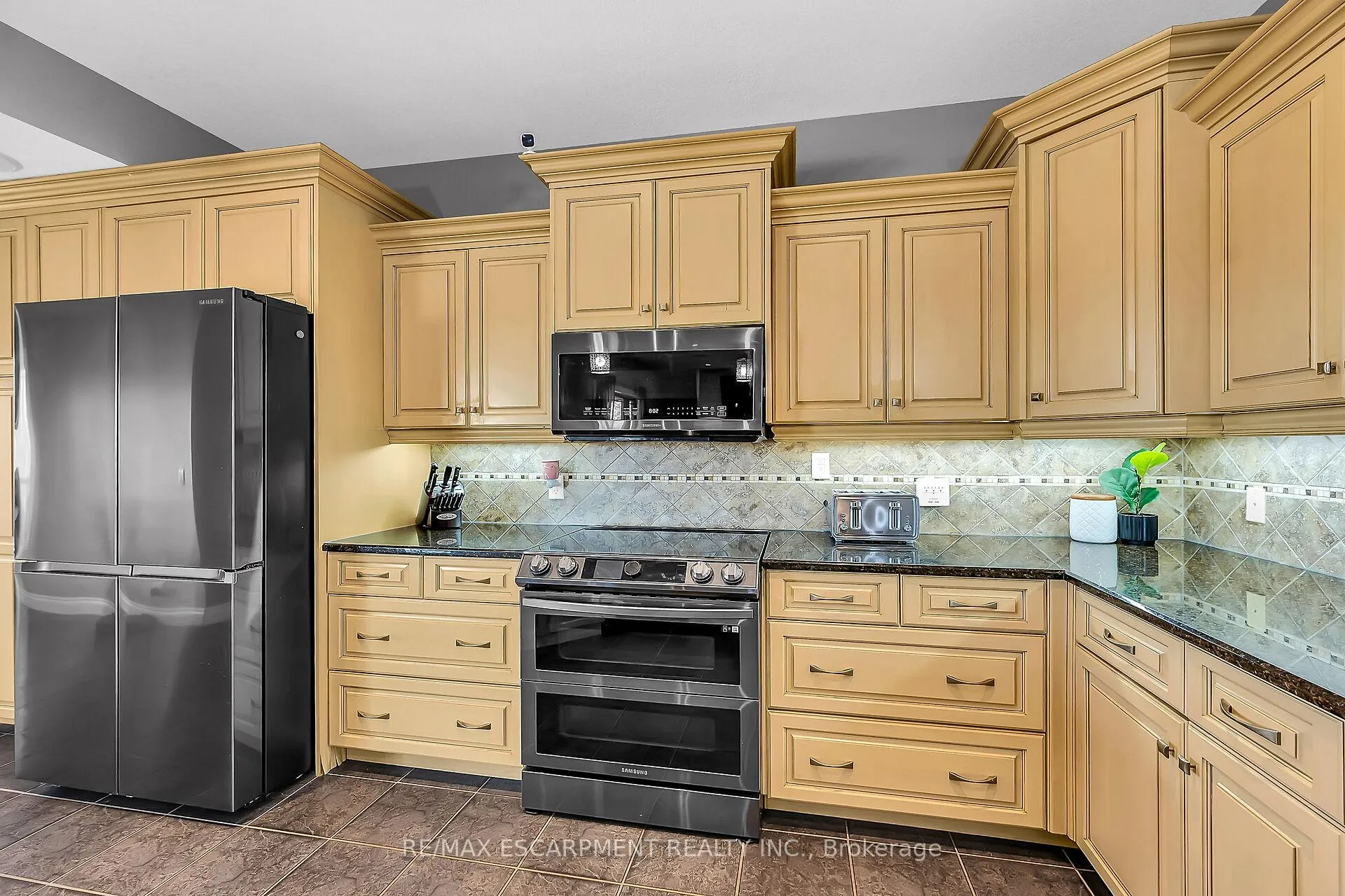 Photo 10 of 774 Kohler Road, Haldimand — HOMEH