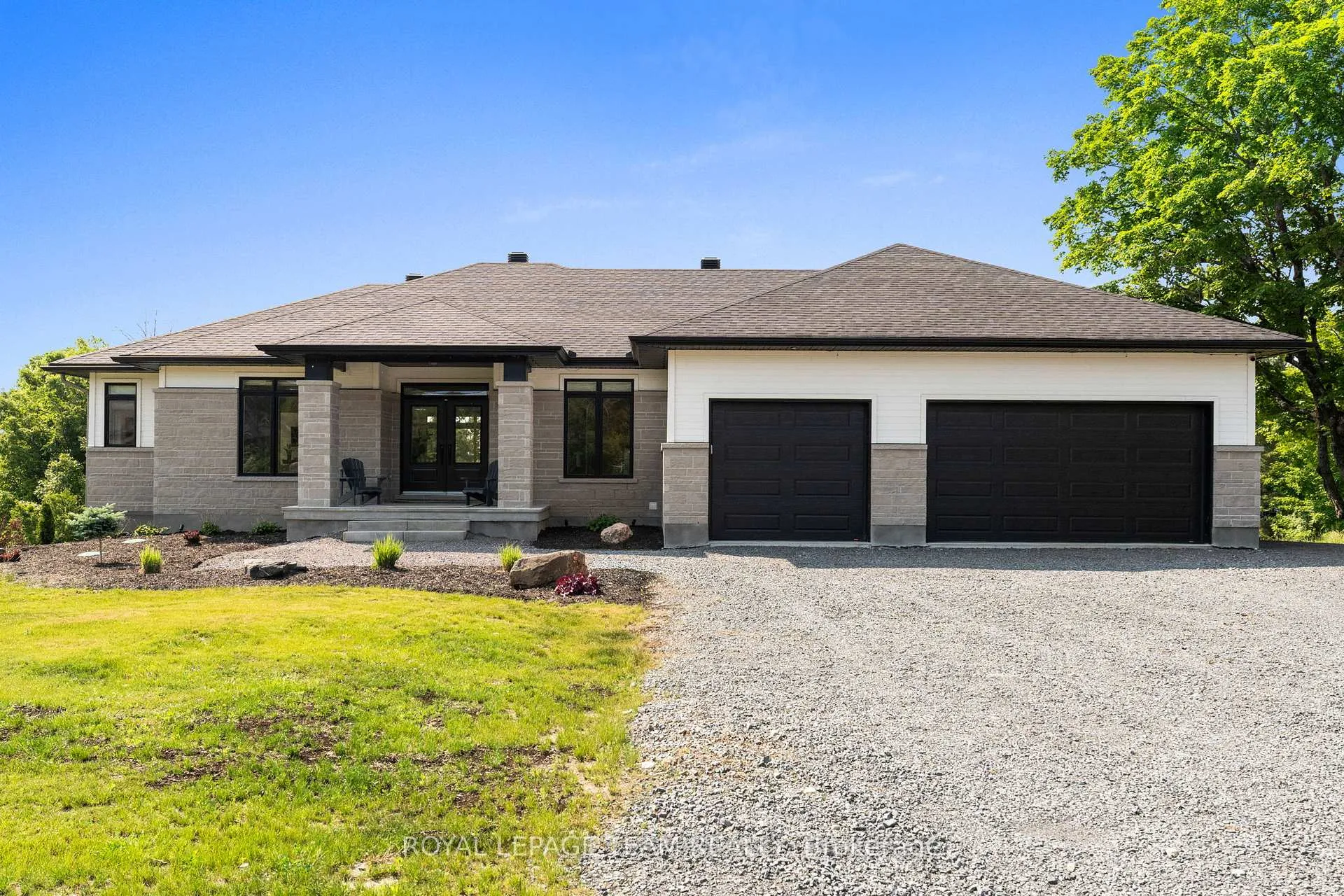 Photo 2 of 48 Raymond Luhta Crescent, McNab/Braeside, Mcnab/Braeside Twps — HOMEH