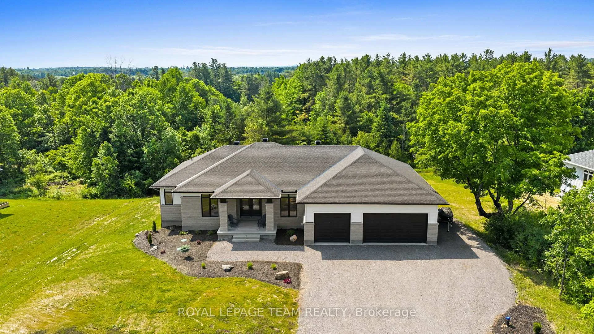 Photo 3 of 48 Raymond Luhta Crescent, McNab/Braeside, Mcnab/Braeside Twps — HOMEH