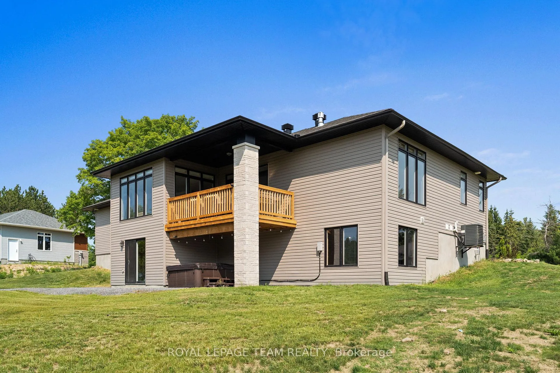 Photo 44 of 48 Raymond Luhta Crescent, McNab/Braeside, Mcnab/Braeside Twps — HOMEH