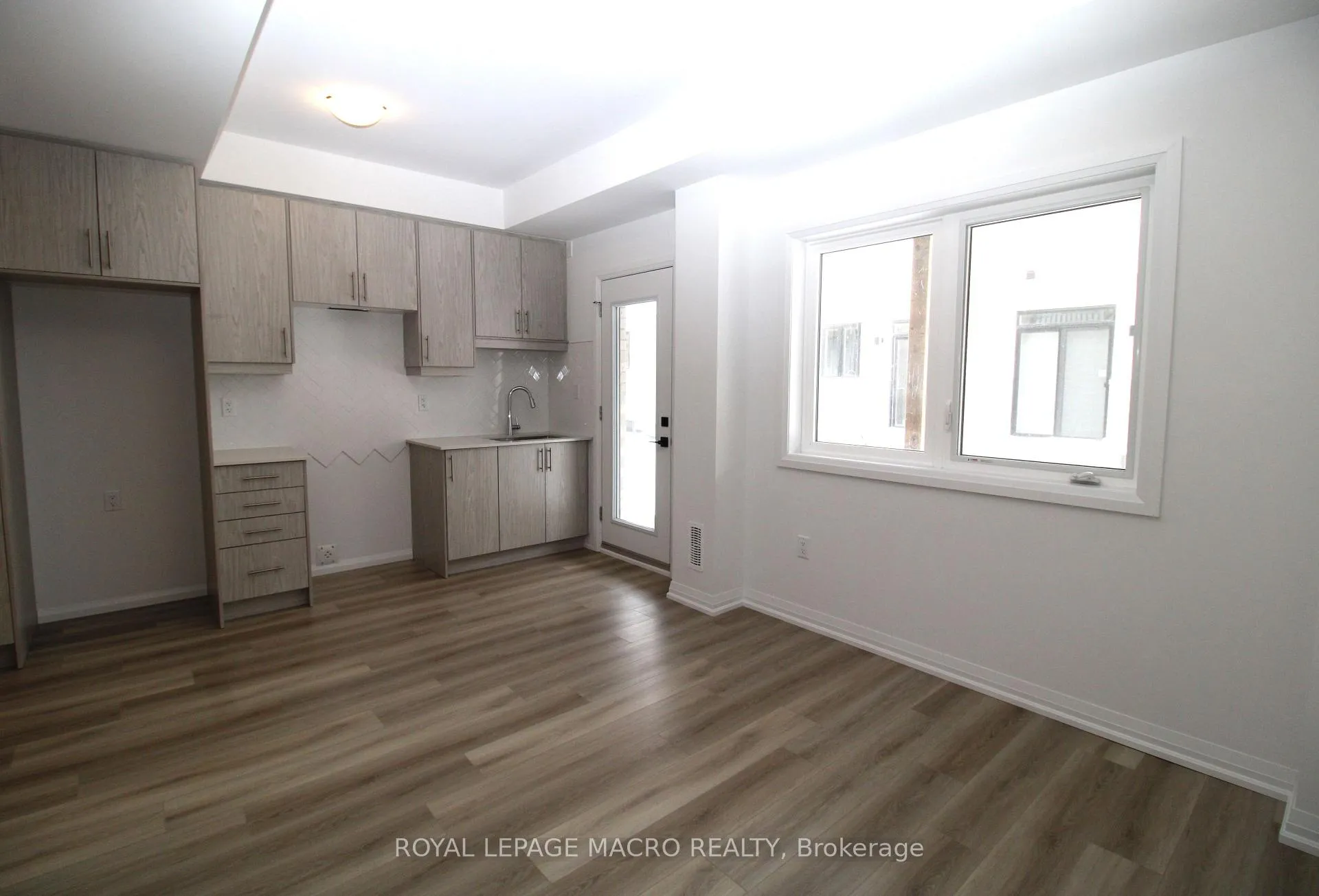 Photo 2 of Unit 38, 55 Tom Brown Drive, Brant, Paris — HOMEH