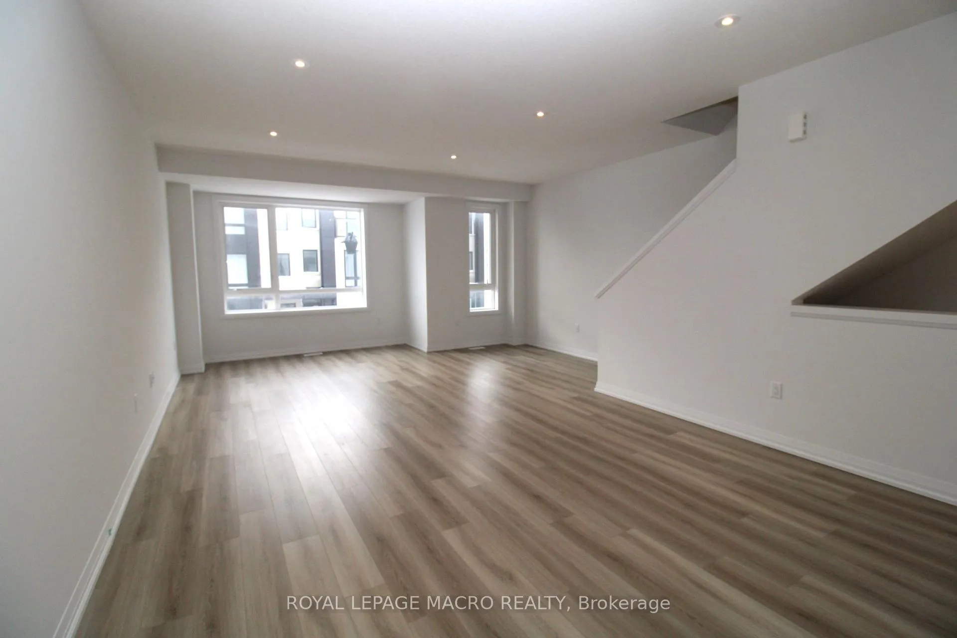 Photo 3 of Unit 38, 55 Tom Brown Drive, Brant, Paris — HOMEH