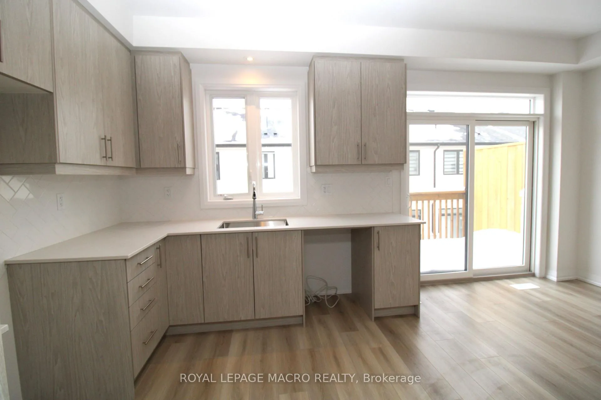 Photo 4 of Unit 38, 55 Tom Brown Drive, Brant, Paris — HOMEH