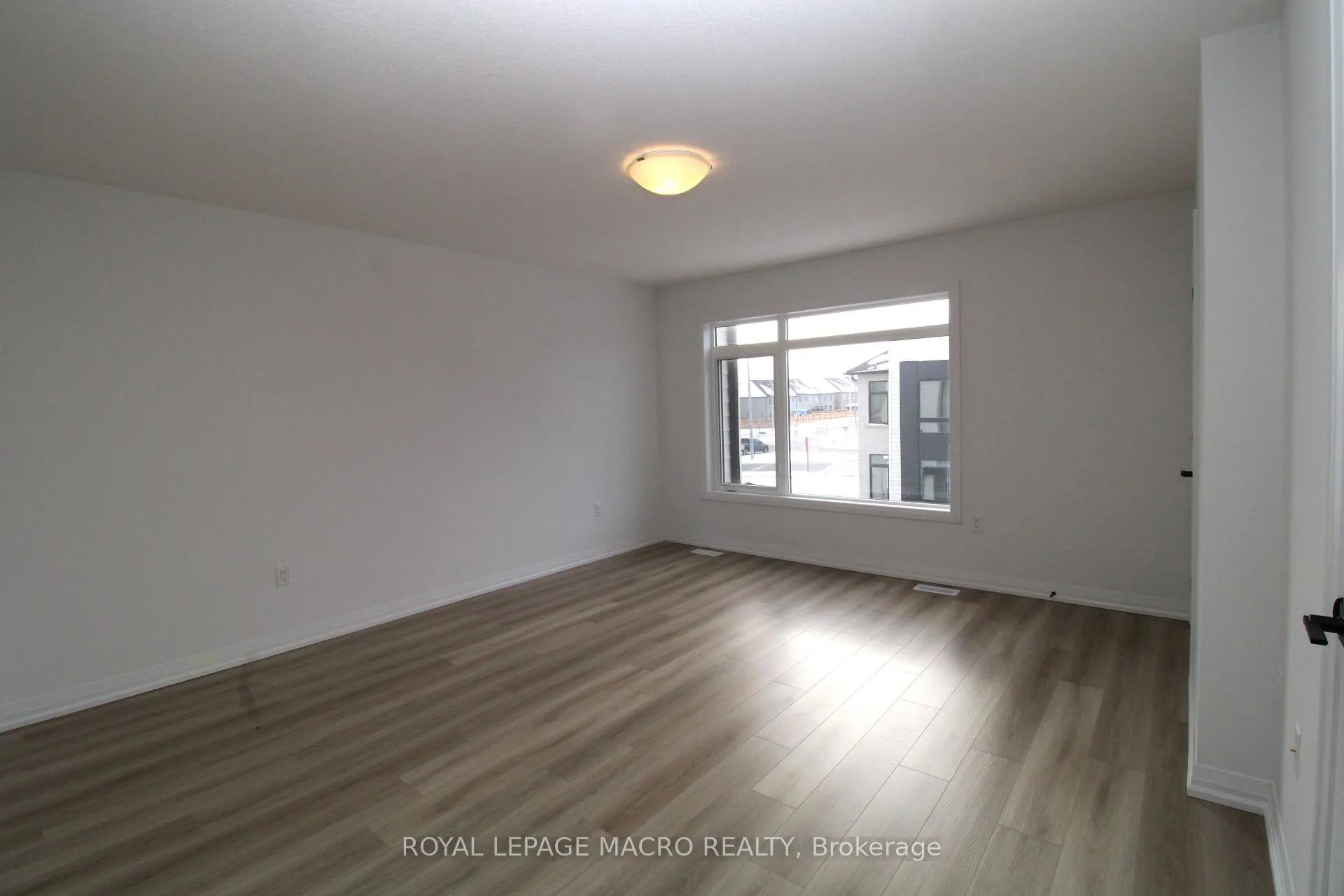 Photo 5 of Unit 38, 55 Tom Brown Drive, Brant, Paris — HOMEH