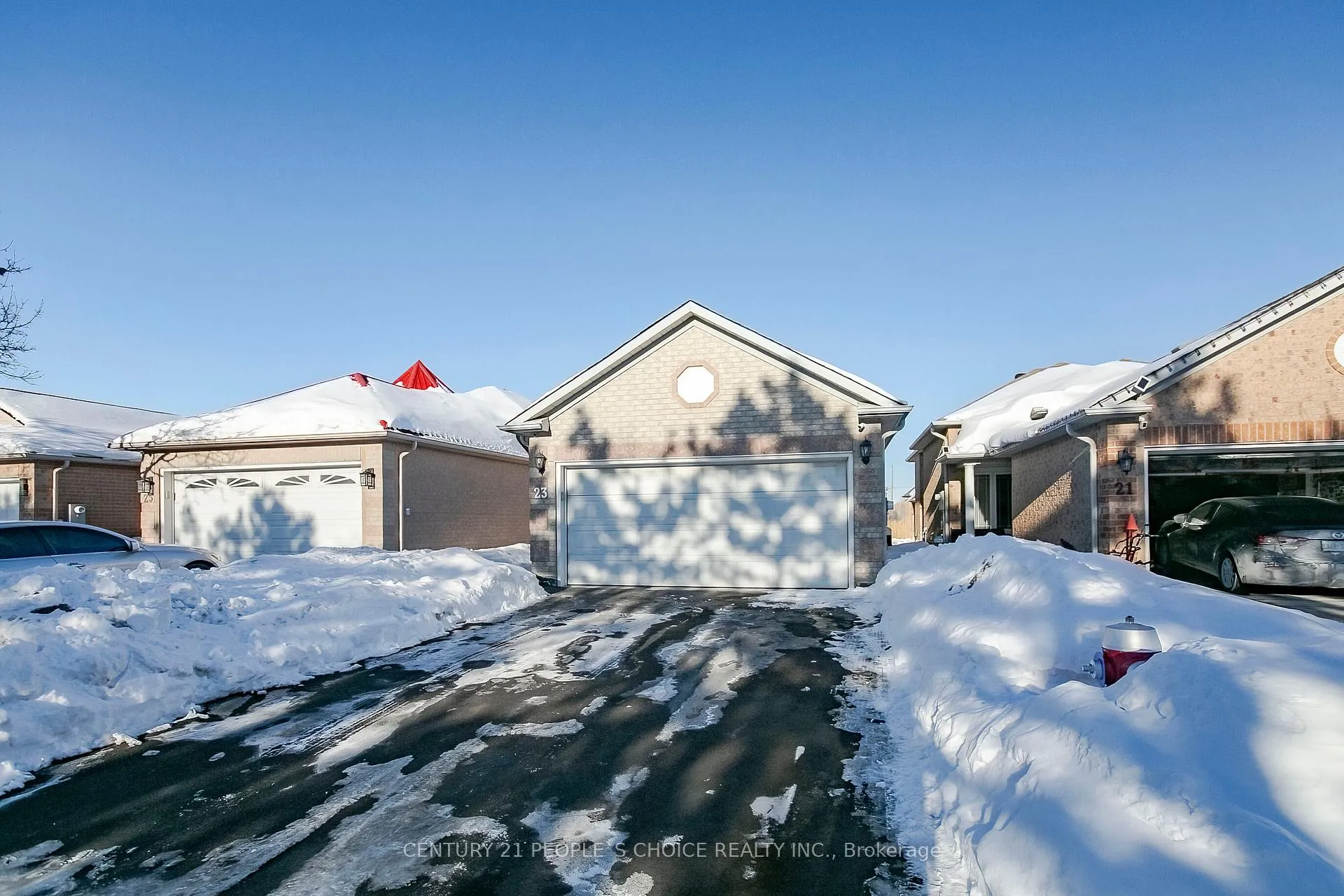 Photo 2 of 23 Silkwood Crescent, Brampton, Brampton West — HOMEH