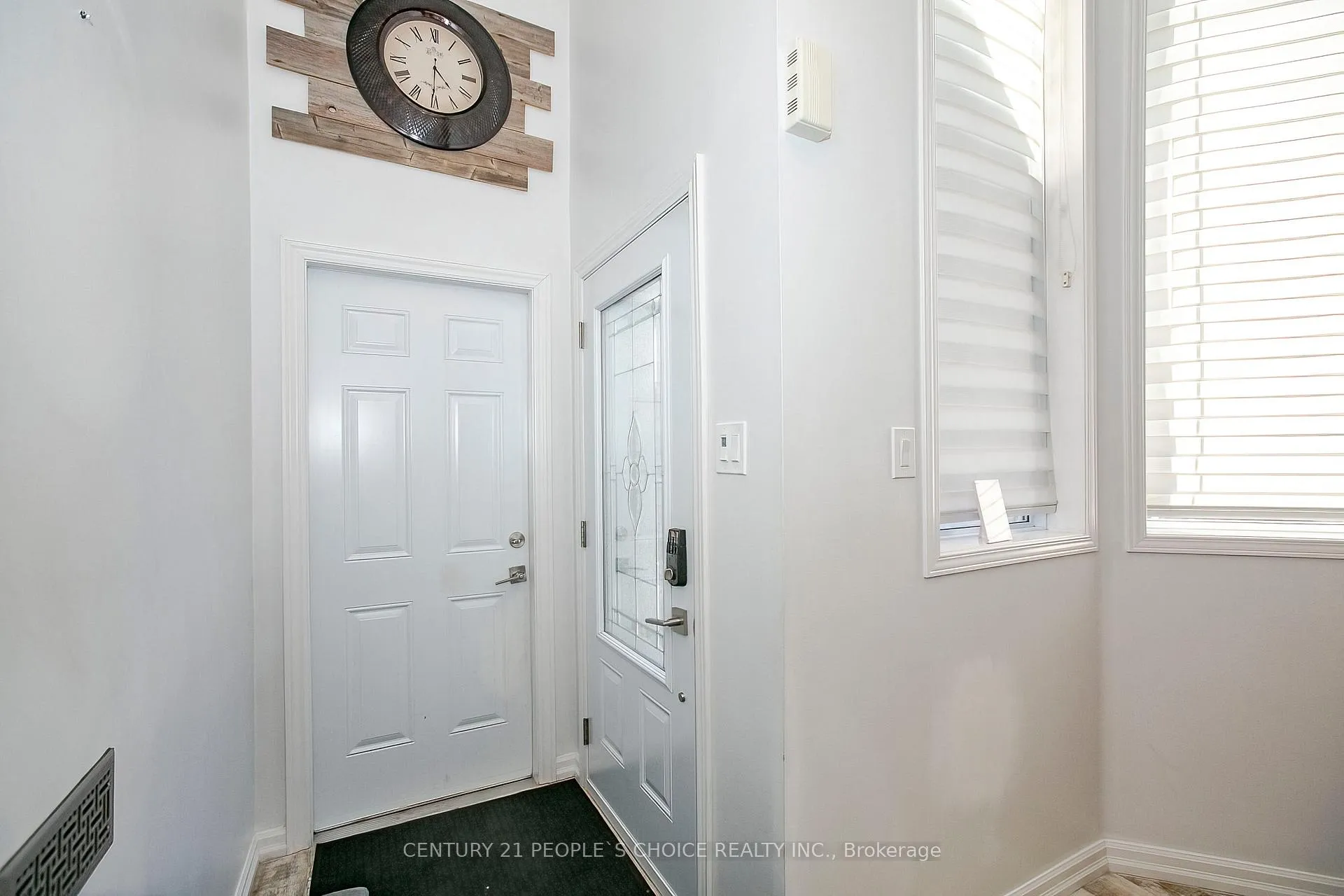 Photo 6 of 23 Silkwood Crescent, Brampton, Brampton West — HOMEH