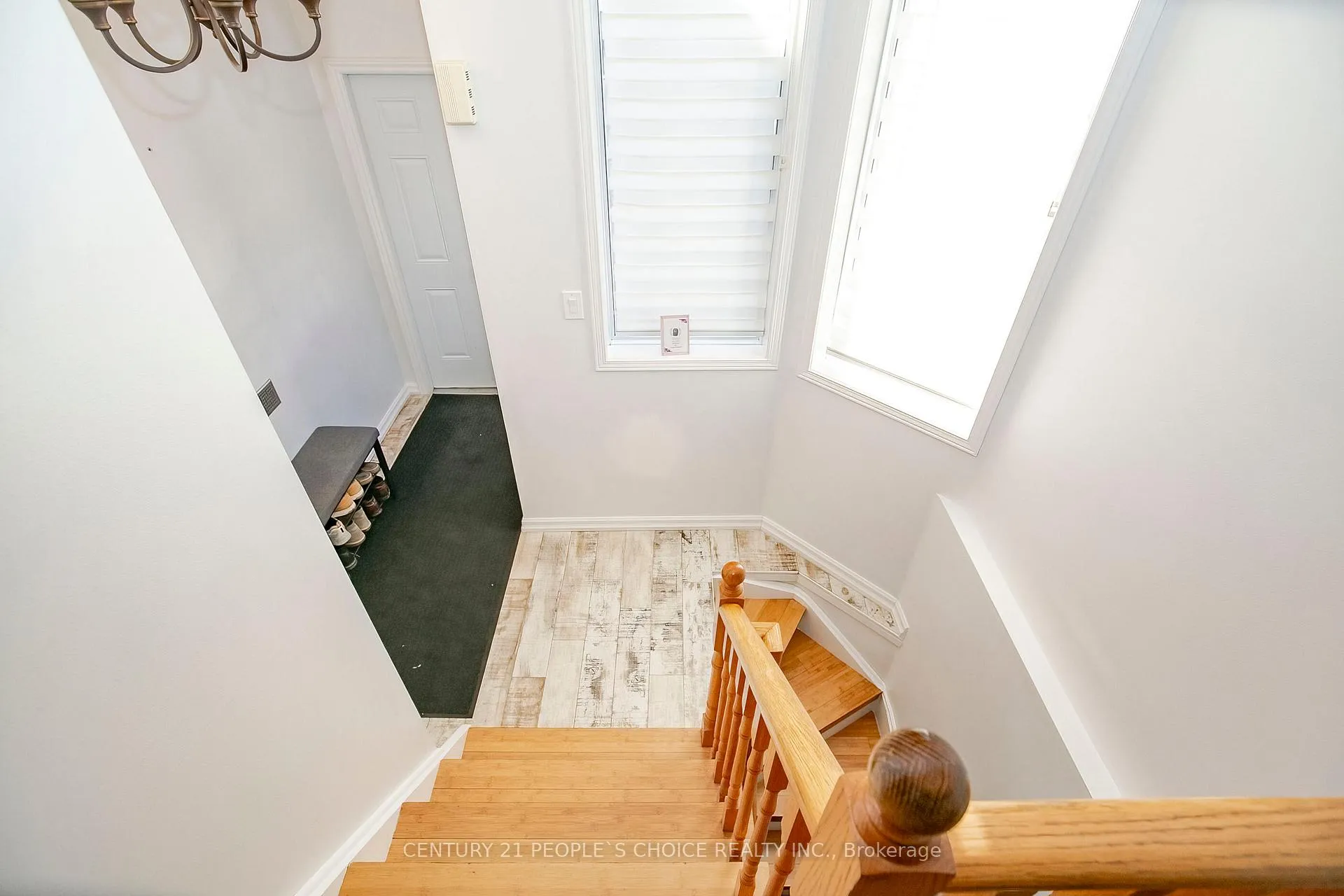 Photo 8 of 23 Silkwood Crescent, Brampton, Brampton West — HOMEH