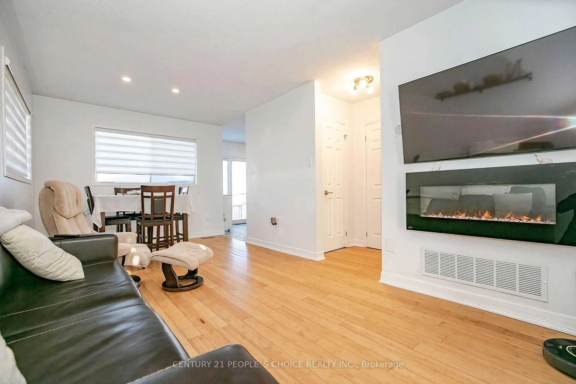 Photo 9 of 23 Silkwood Crescent, Brampton, Brampton West — HOMEH