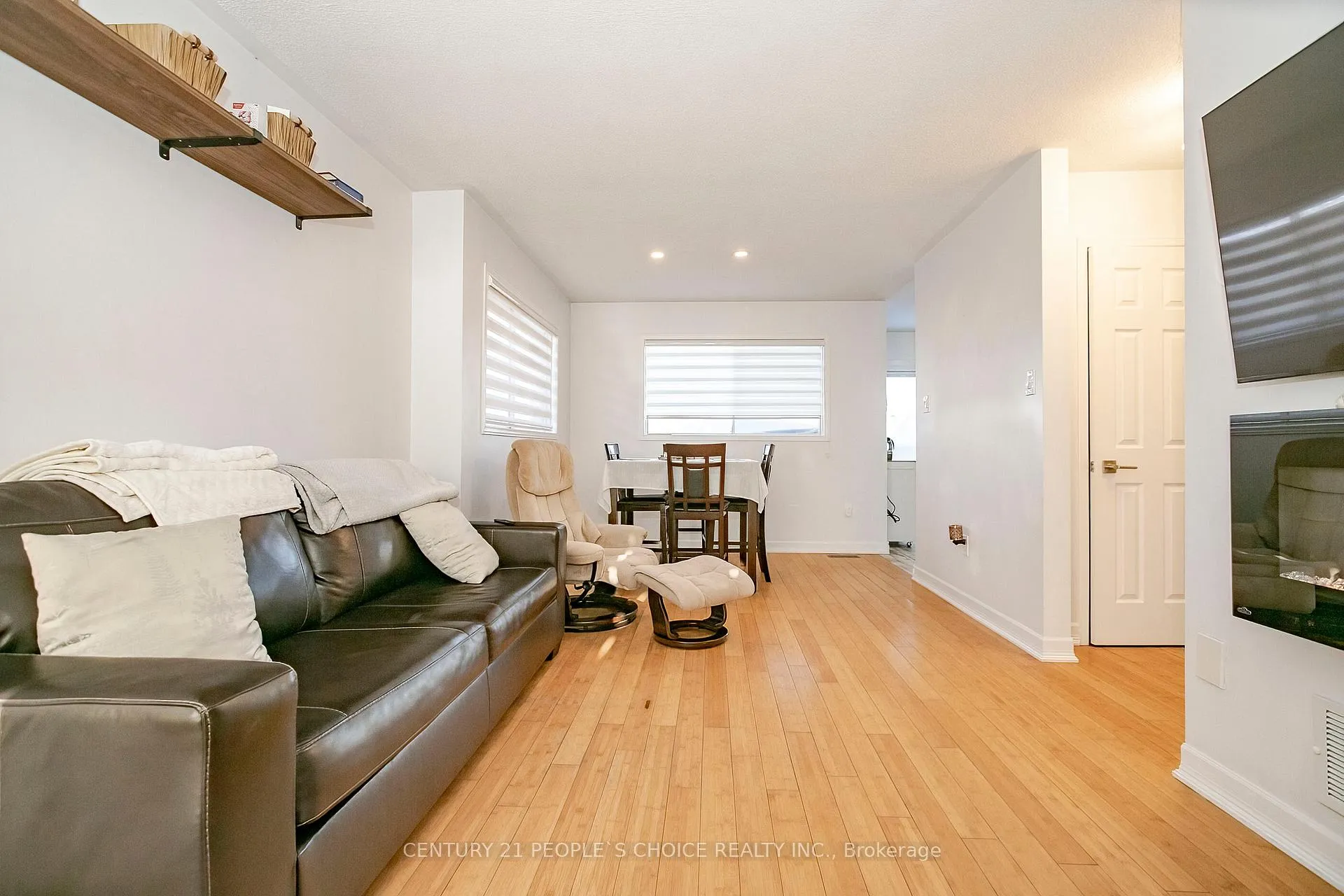 Photo 10 of 23 Silkwood Crescent, Brampton, Brampton West — HOMEH