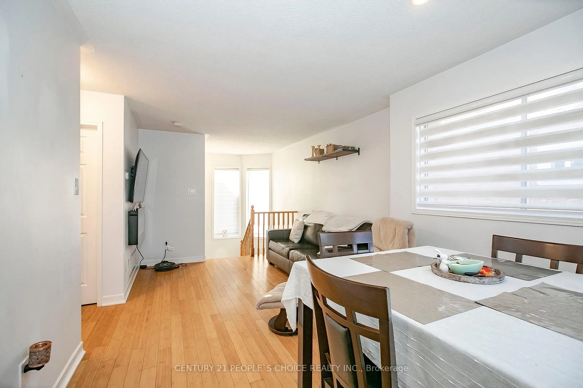 Photo 12 of 23 Silkwood Crescent, Brampton, Brampton West — HOMEH