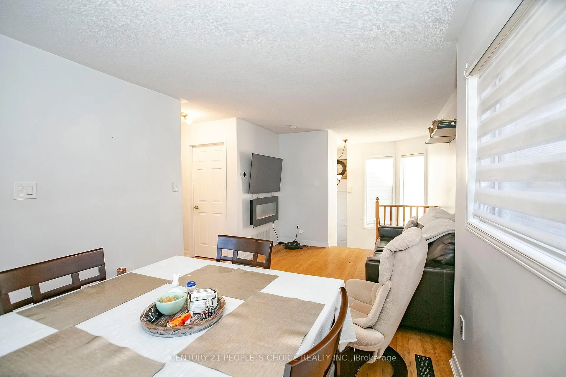 Photo 13 of 23 Silkwood Crescent, Brampton, Brampton West — HOMEH