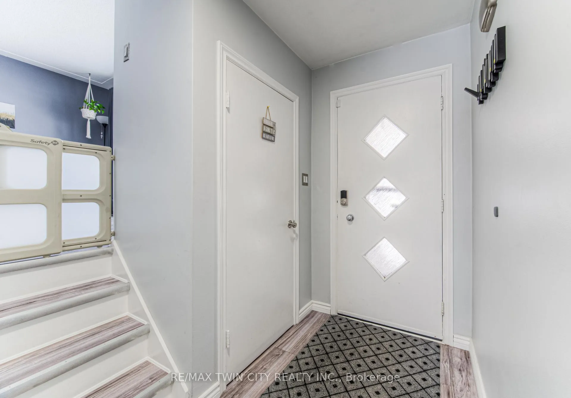 Photo 6 of 23 Fairlawn Road, Kitchener — HOMEH