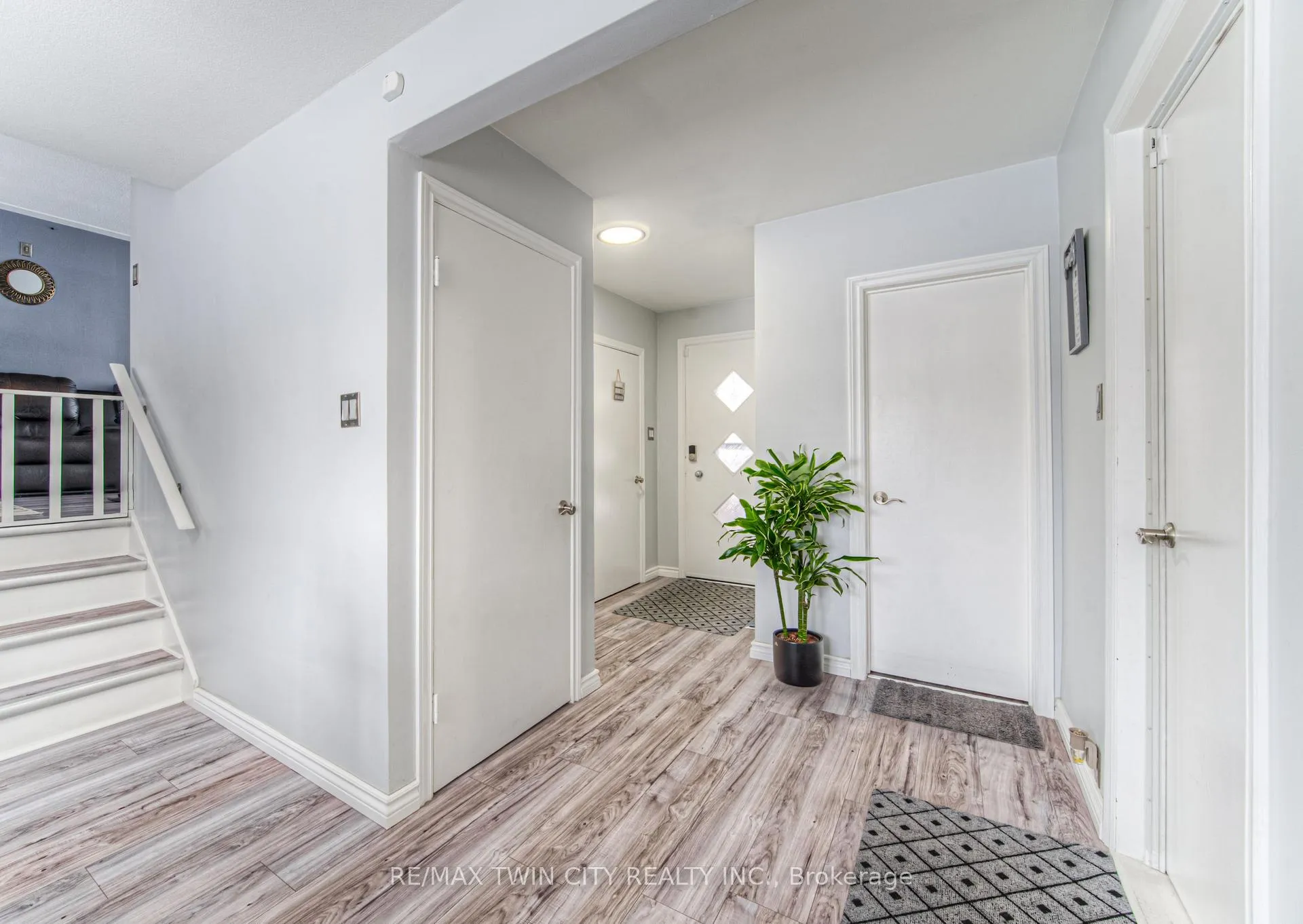 Photo 10 of 23 Fairlawn Road, Kitchener — HOMEH