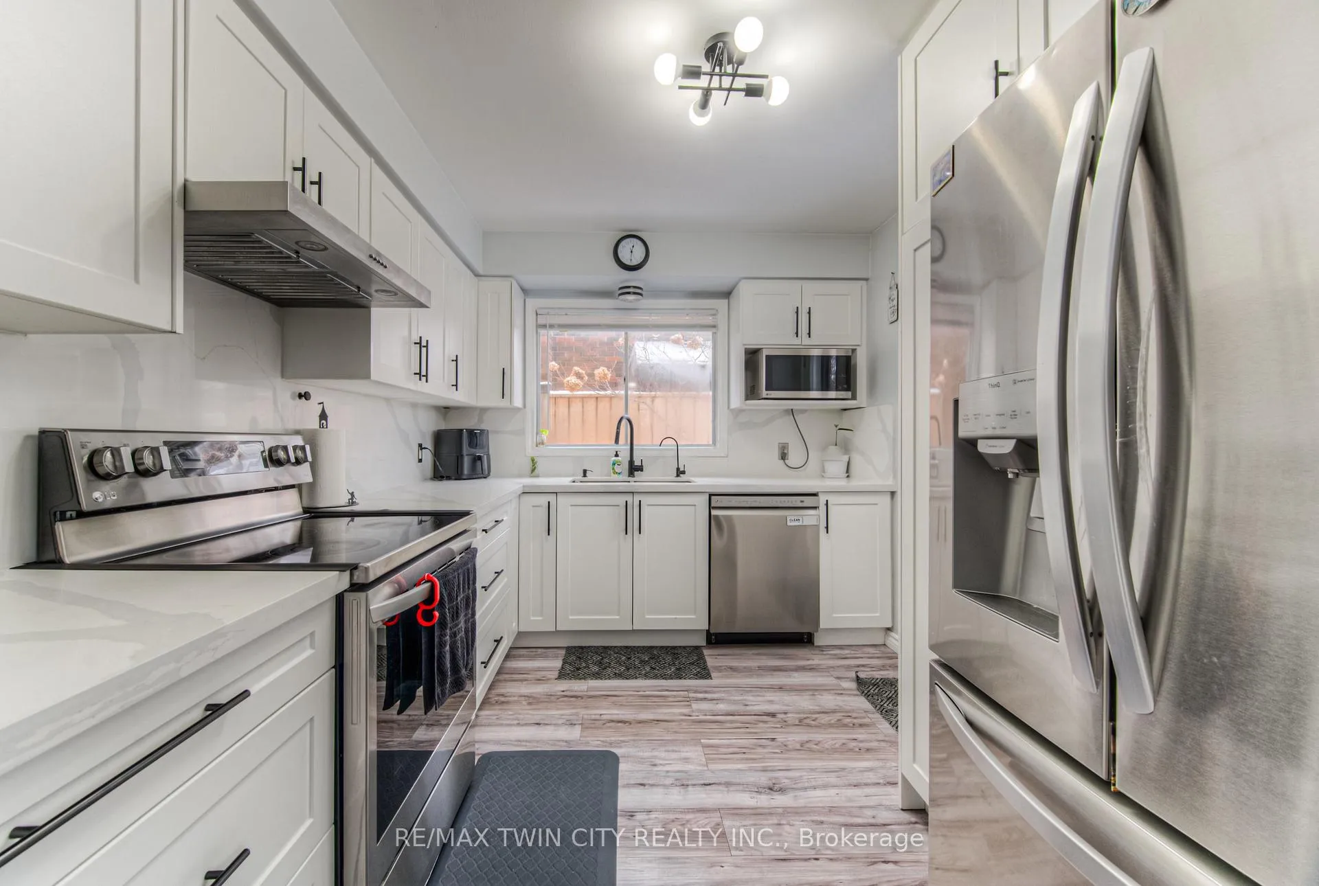 Photo 11 of 23 Fairlawn Road, Kitchener — HOMEH
