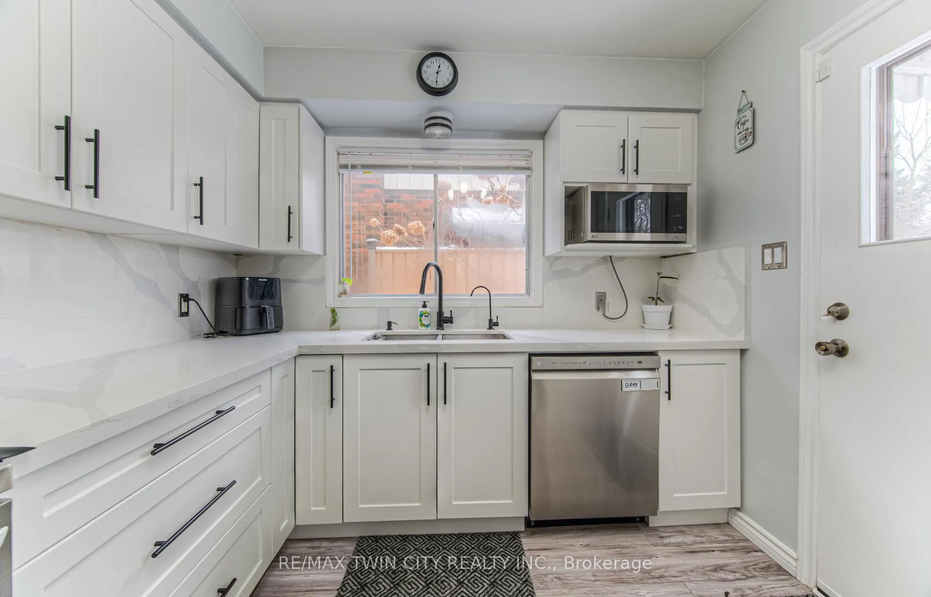 Photo 13 of 23 Fairlawn Road, Kitchener — HOMEH