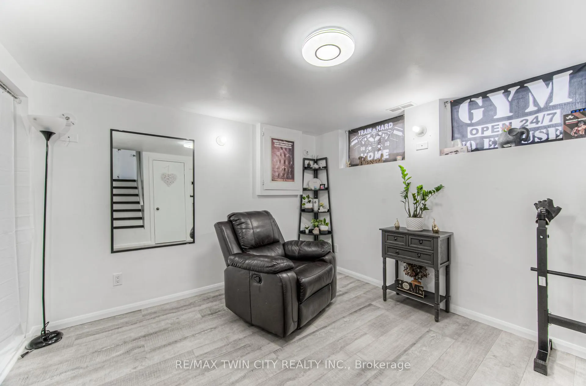 Photo 22 of 23 Fairlawn Road, Kitchener — HOMEH
