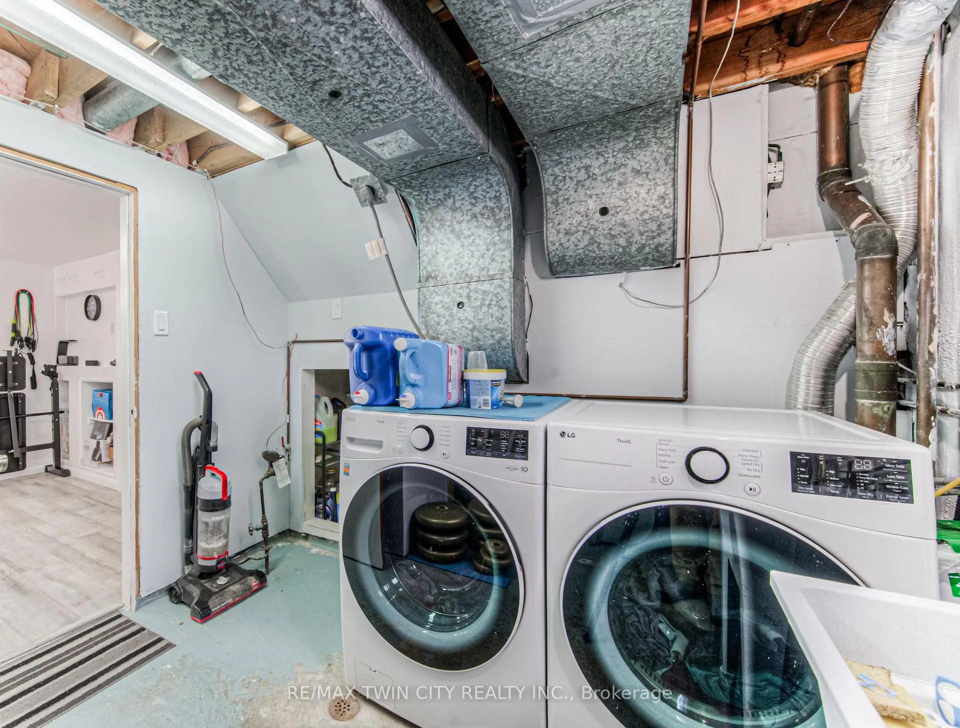 Photo 24 of 23 Fairlawn Road, Kitchener — HOMEH