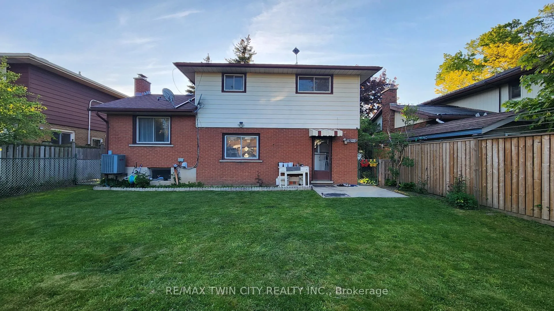 Photo 33 of 23 Fairlawn Road, Kitchener — HOMEH