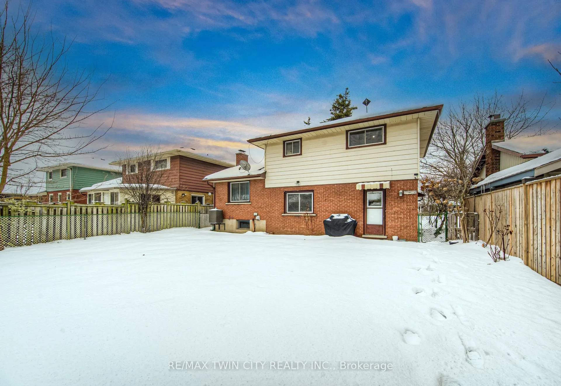 Photo 35 of 23 Fairlawn Road, Kitchener — HOMEH