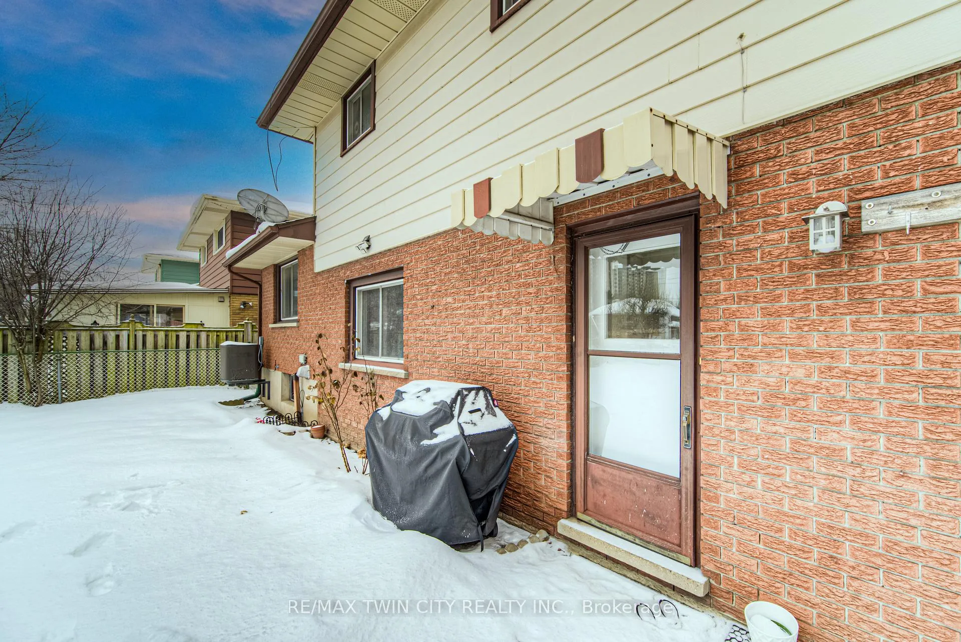 Photo 38 of 23 Fairlawn Road, Kitchener — HOMEH