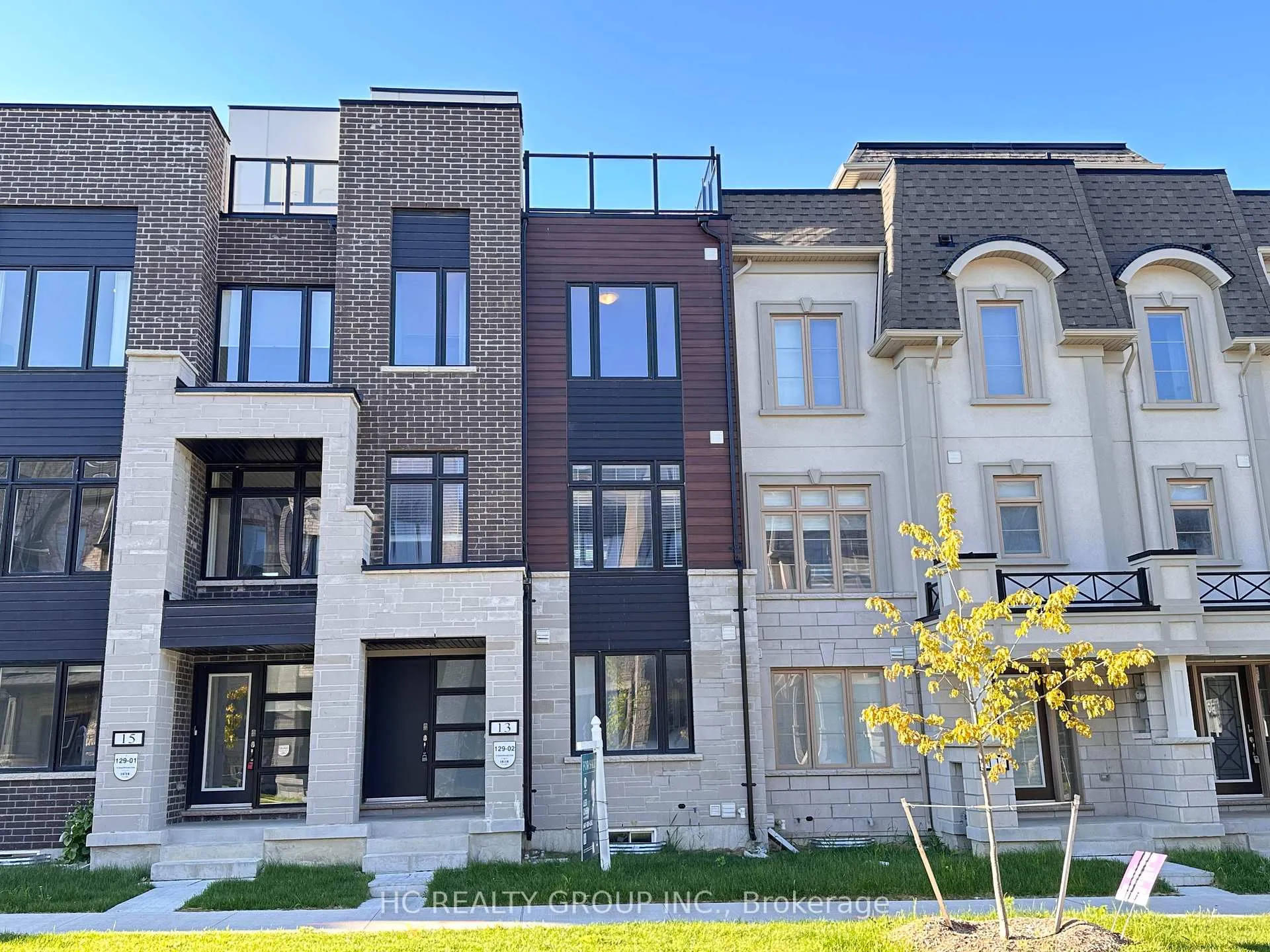 Photo 2 of 13 Guardhouse Crescent, Markham, Angus Glen — HOMEH