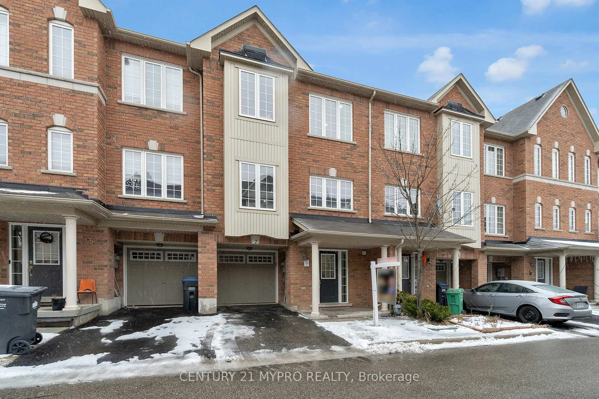 Photo 2 of 7 Urbana Road, Brampton, Bram West — HOMEH