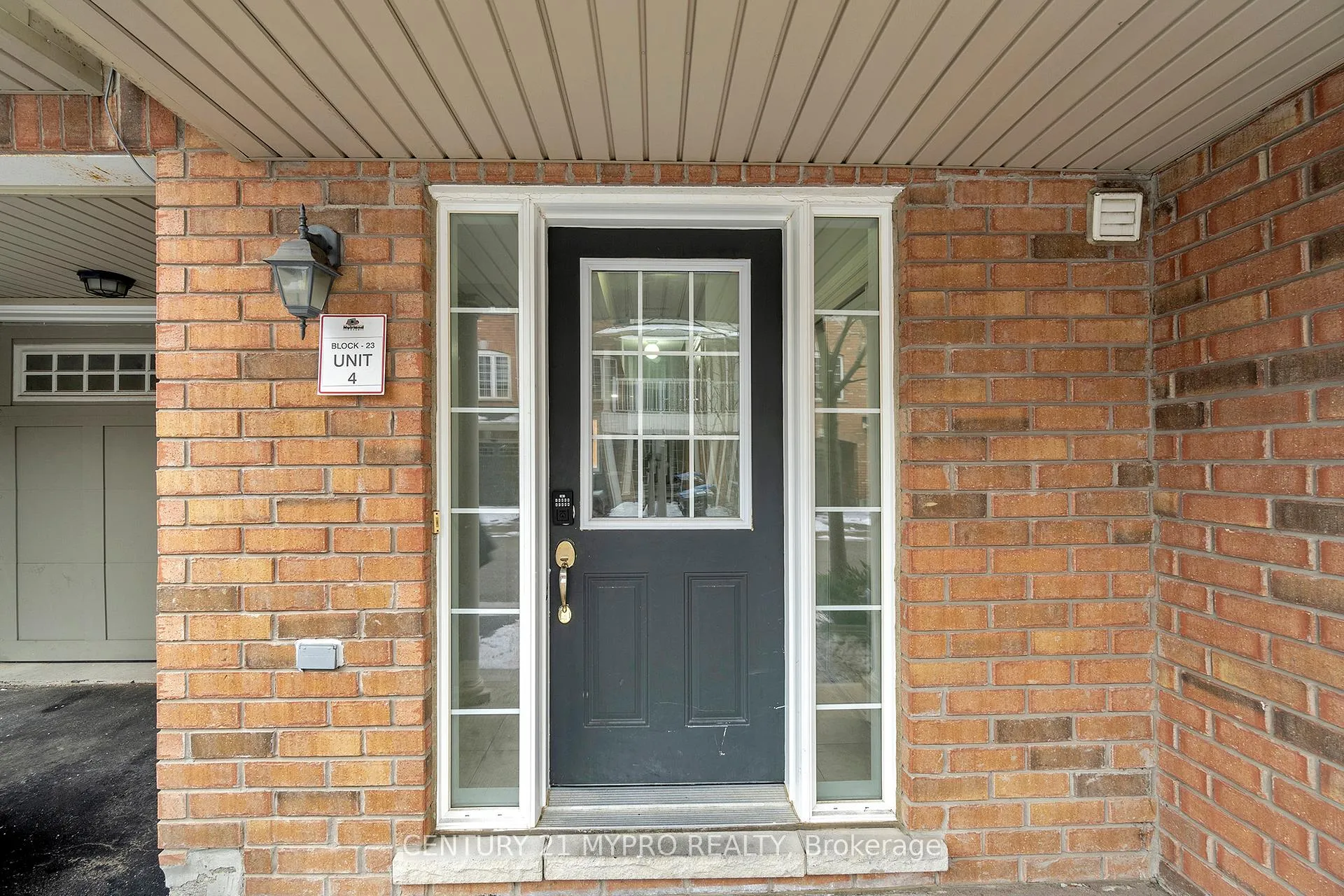 Photo 3 of 7 Urbana Road, Brampton, Bram West — HOMEH