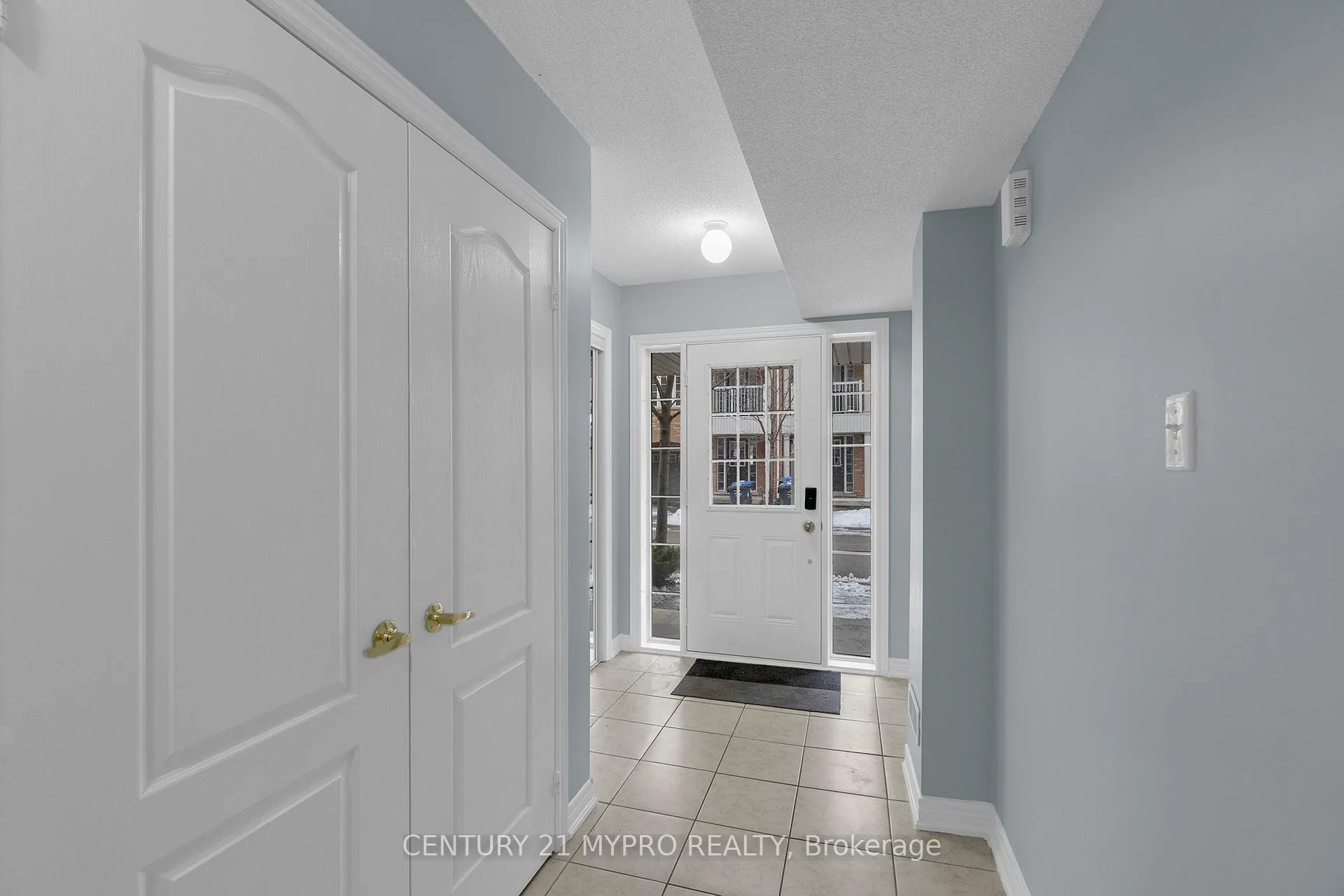 Photo 4 of 7 Urbana Road, Brampton, Bram West — HOMEH