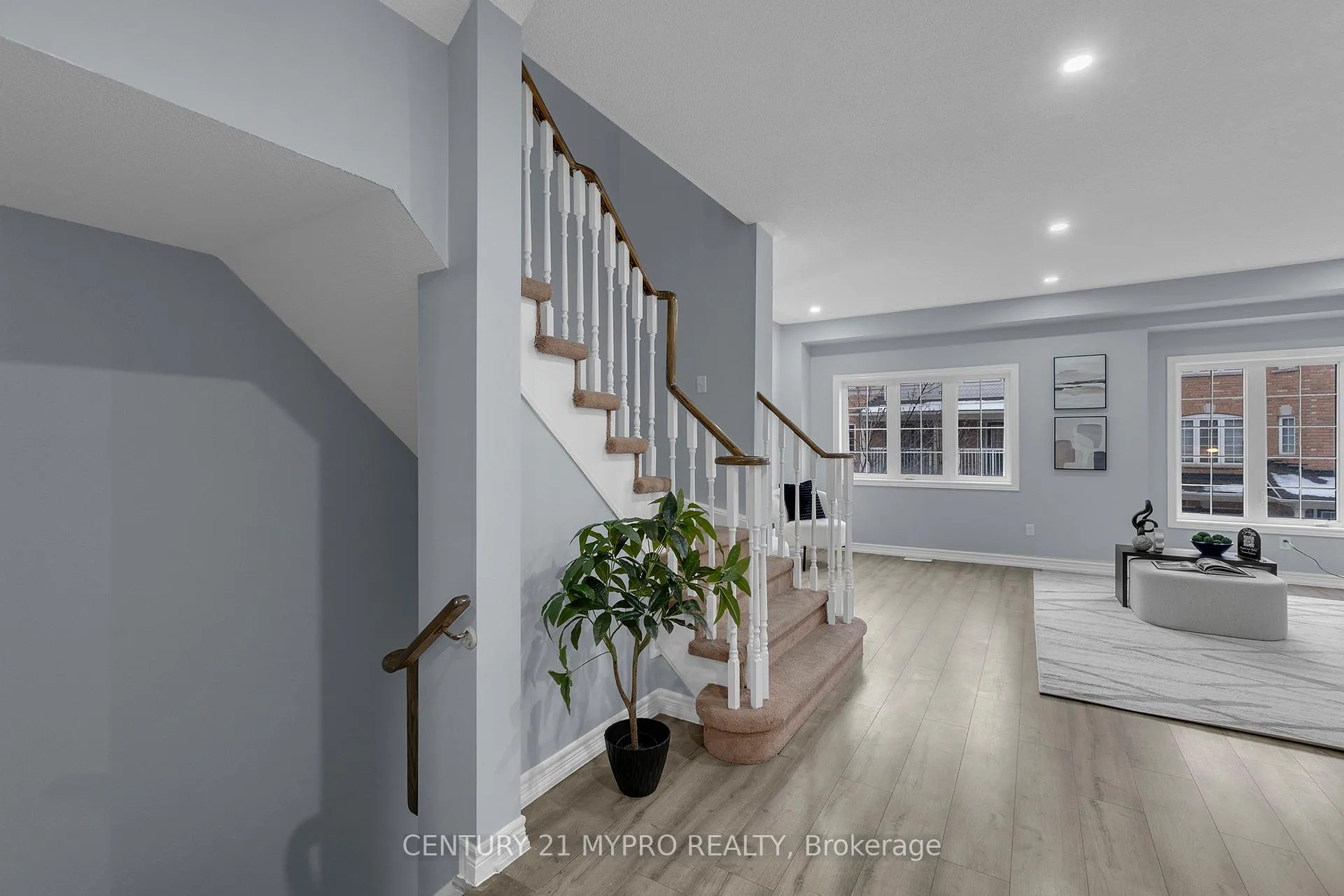 Photo 9 of 7 Urbana Road, Brampton, Bram West — HOMEH