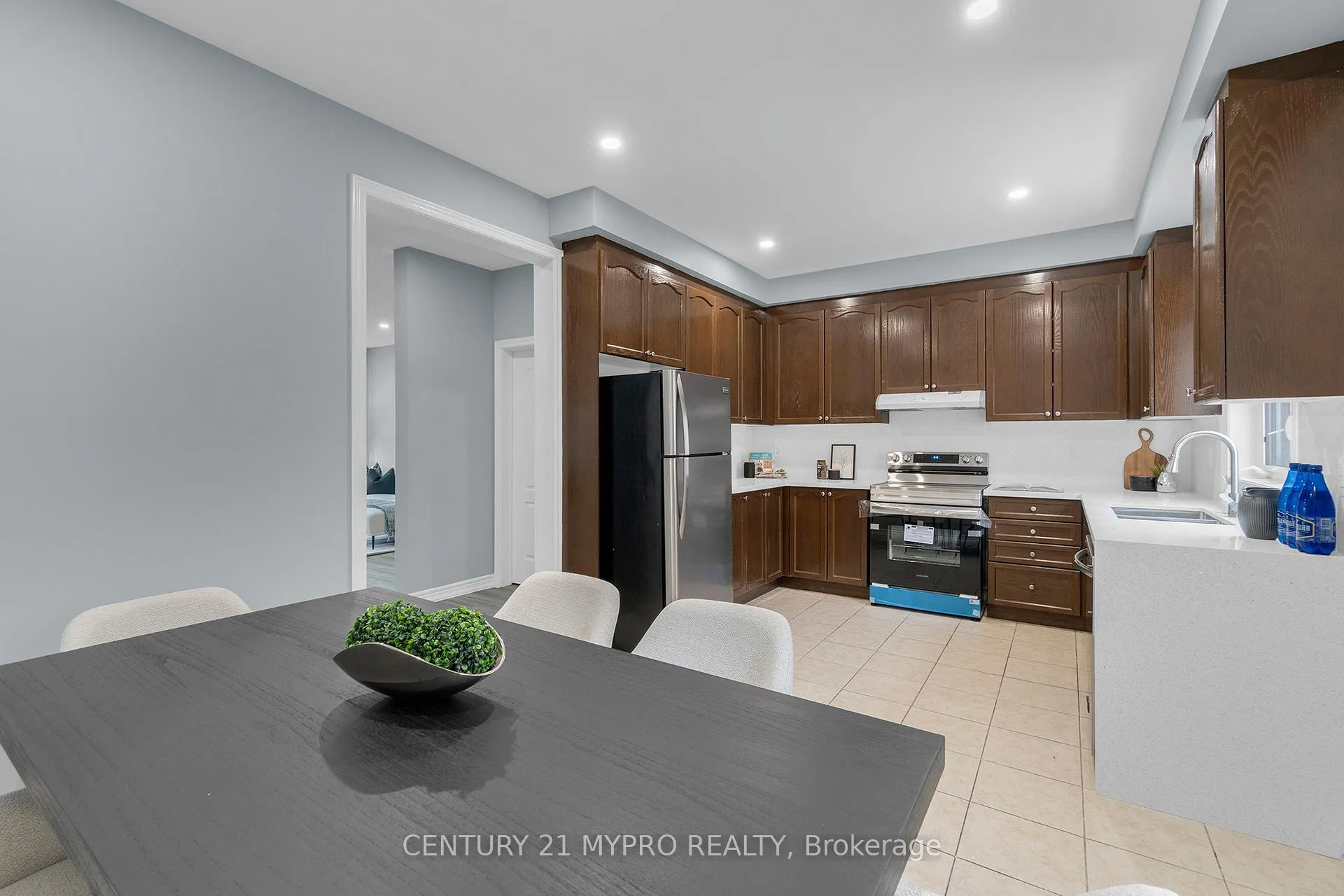Photo 16 of 7 Urbana Road, Brampton, Bram West — HOMEH