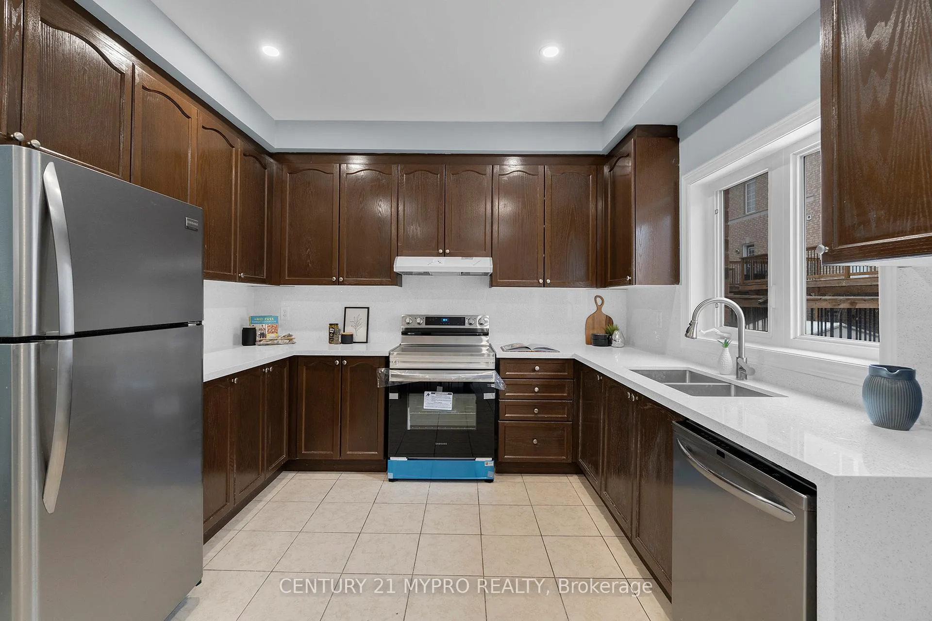 Photo 18 of 7 Urbana Road, Brampton, Bram West — HOMEH