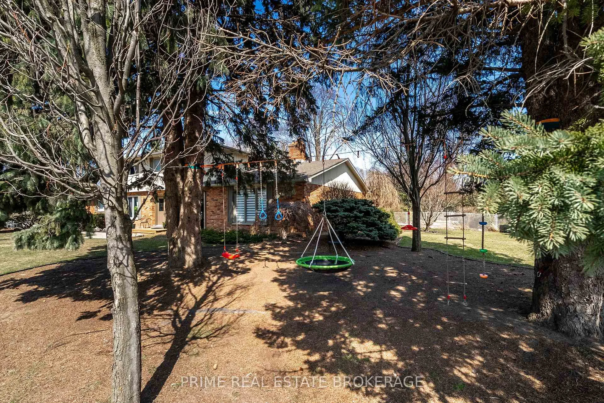 Photo 4 of 147 Crystal Drive, Chatham-Kent, Chatham — HOMEH